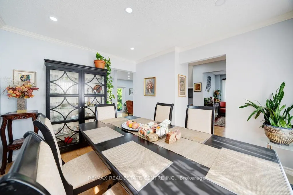 48 Hettersley Drive W