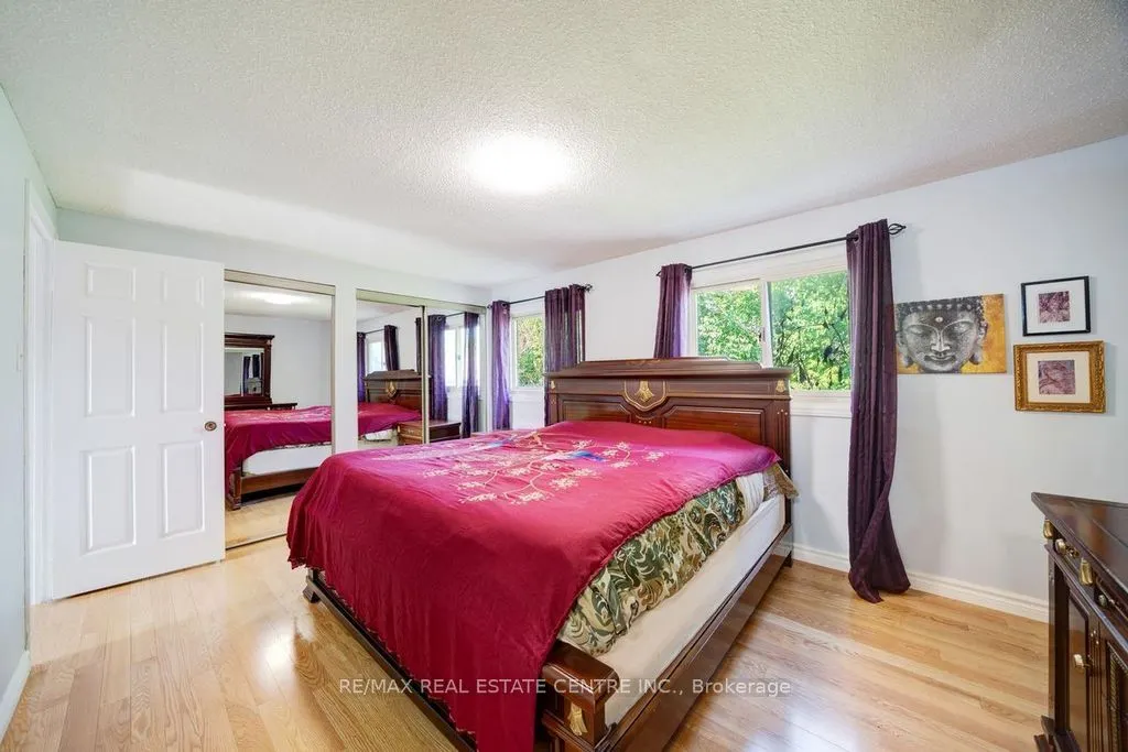 48 Hettersley Drive W