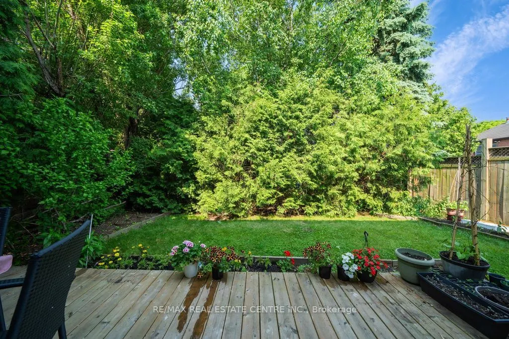 48 Hettersley Drive W
