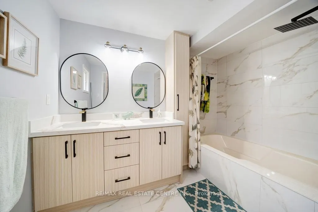 48 Hettersley Drive W
