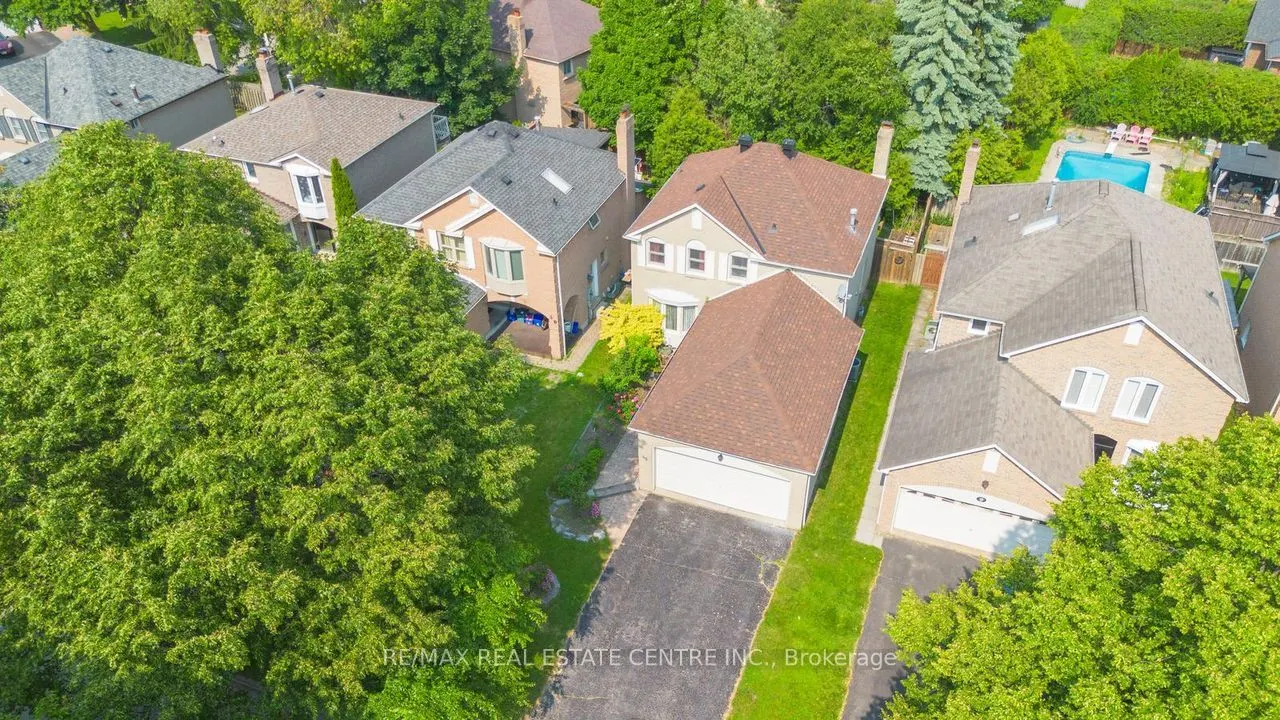 48 Hettersley Drive W