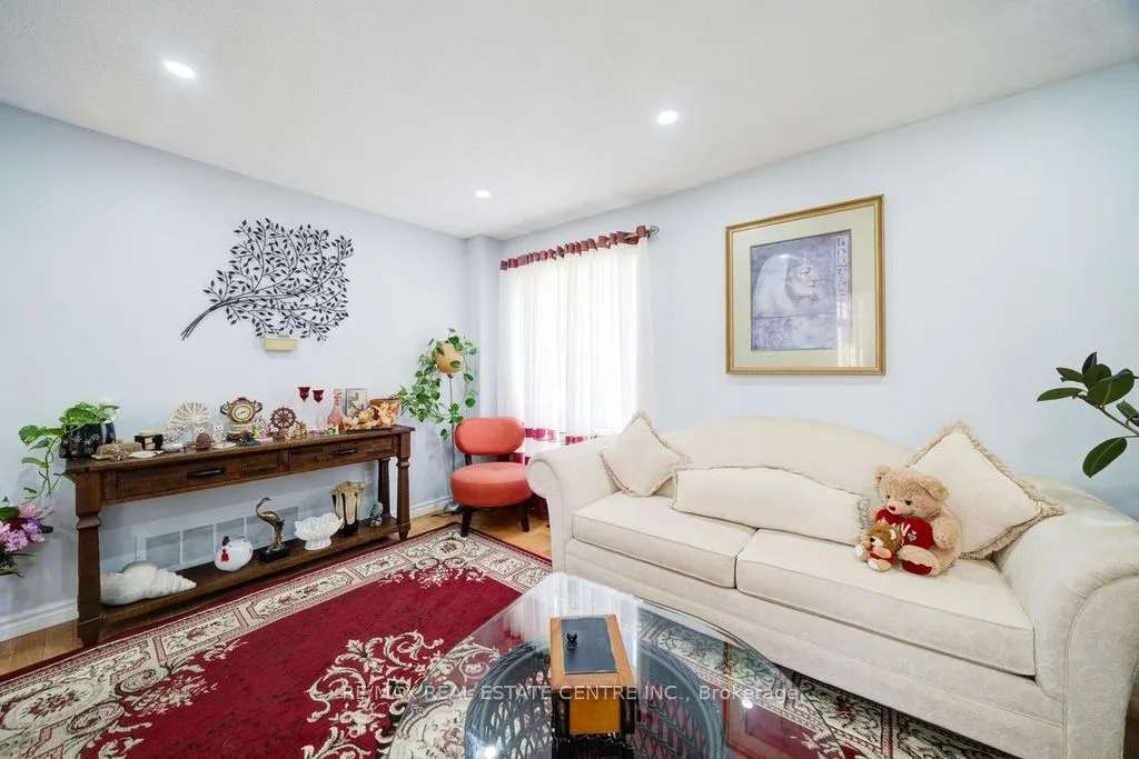 48 Hettersley Drive W