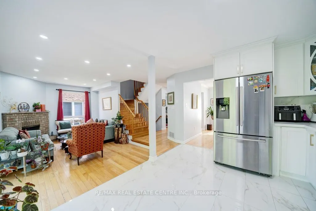 48 Hettersley Drive W