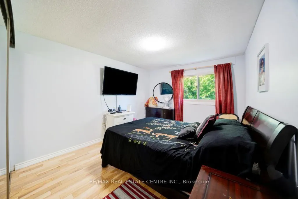 48 Hettersley Drive W