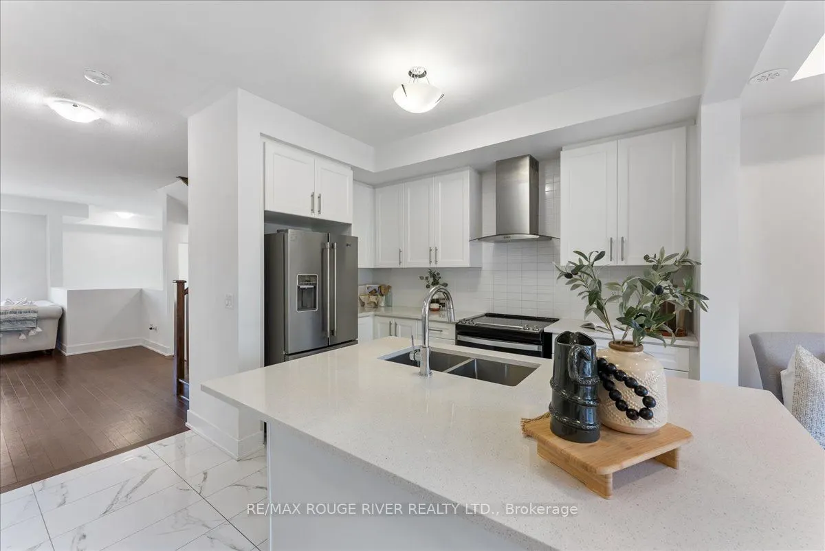 42 Elkington Crescent