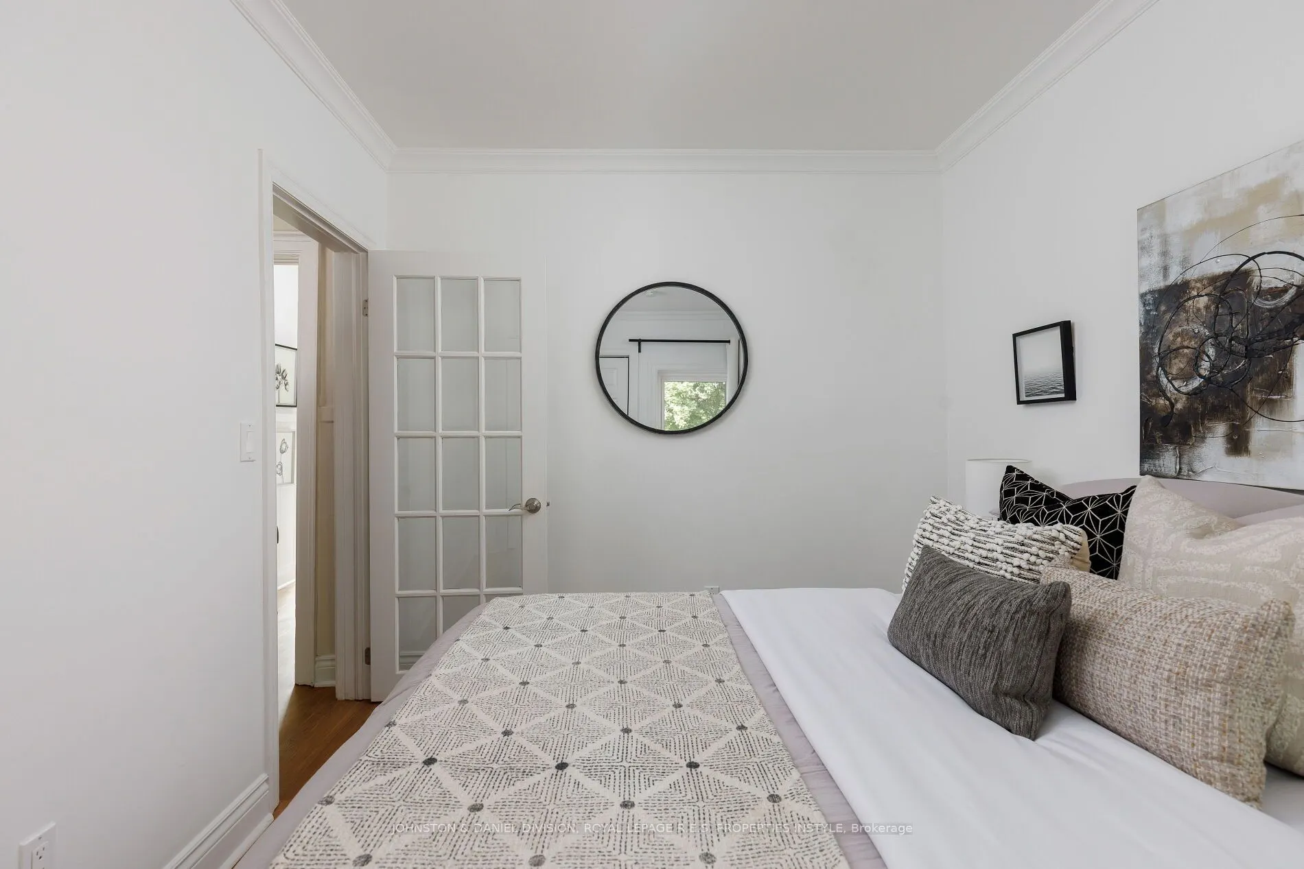 33 Redwood Avenue
