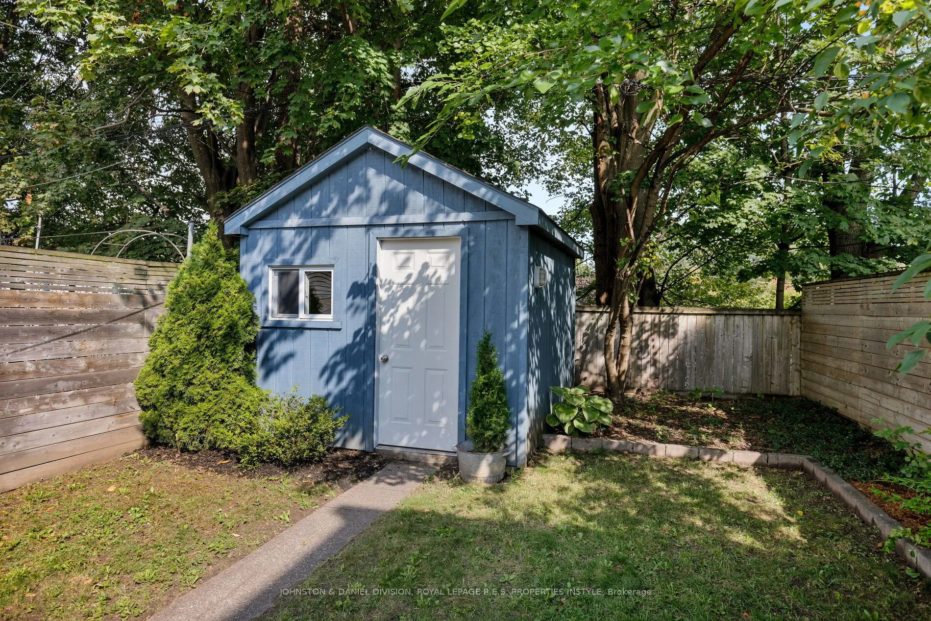 33 Redwood Avenue