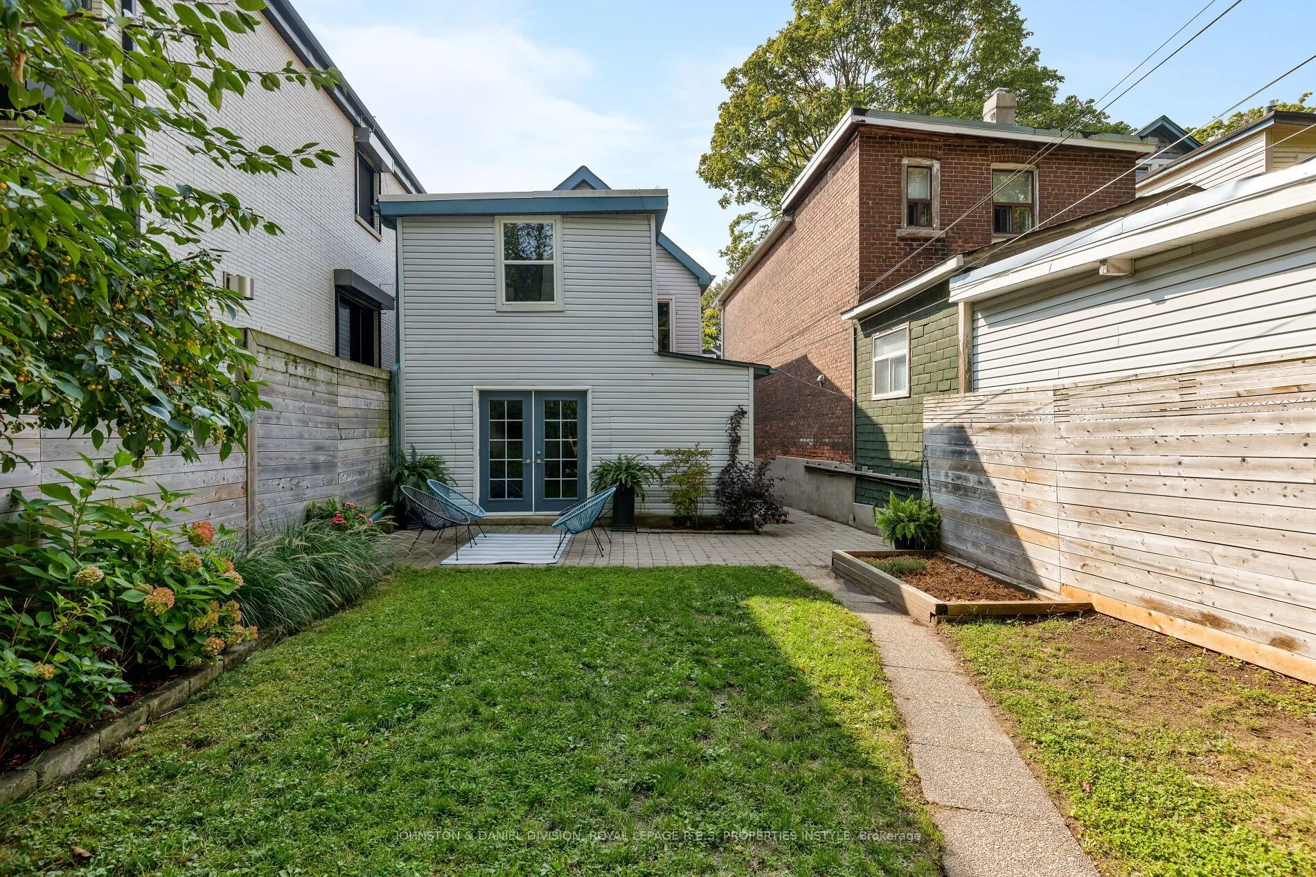 33 Redwood Avenue