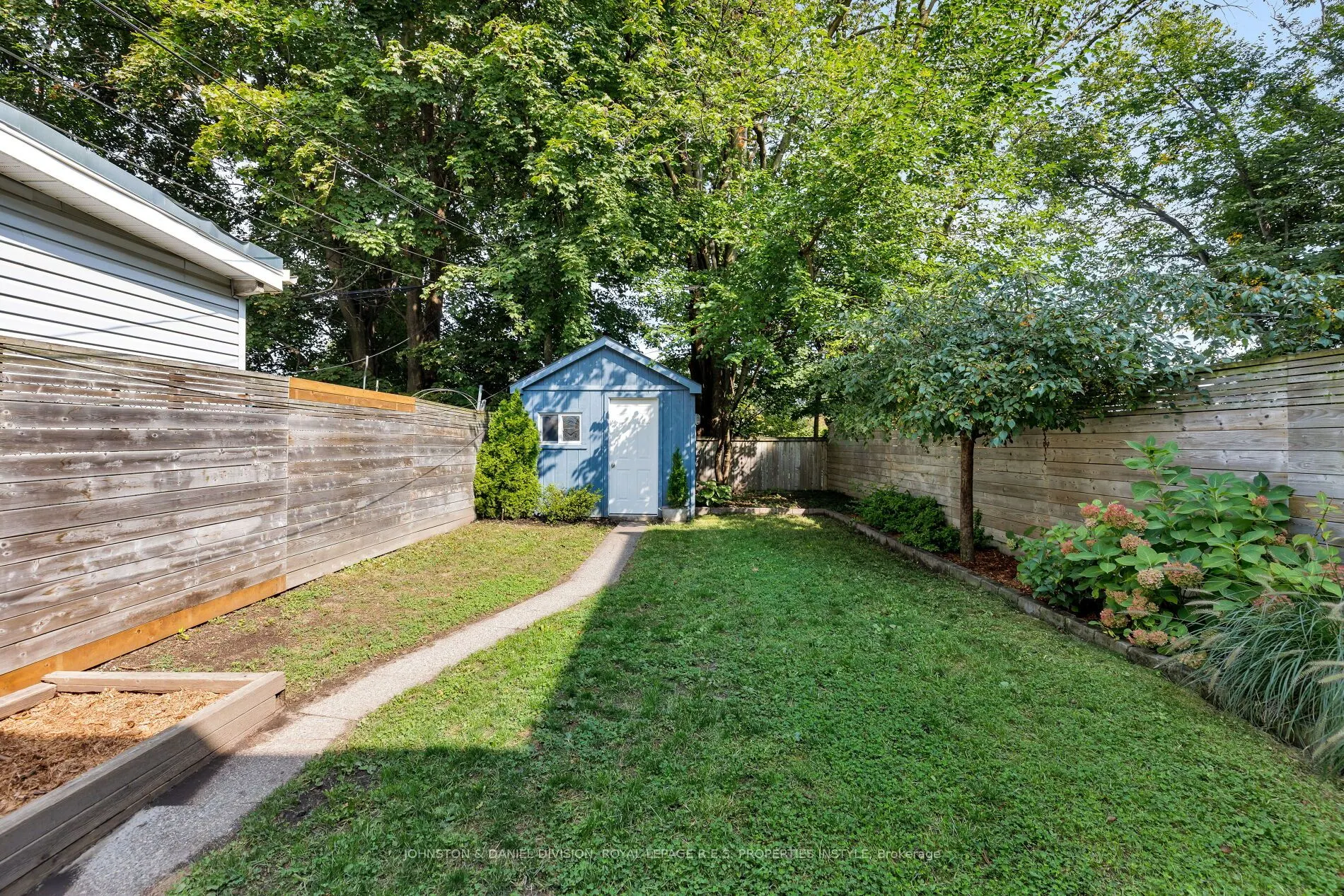 33 Redwood Avenue