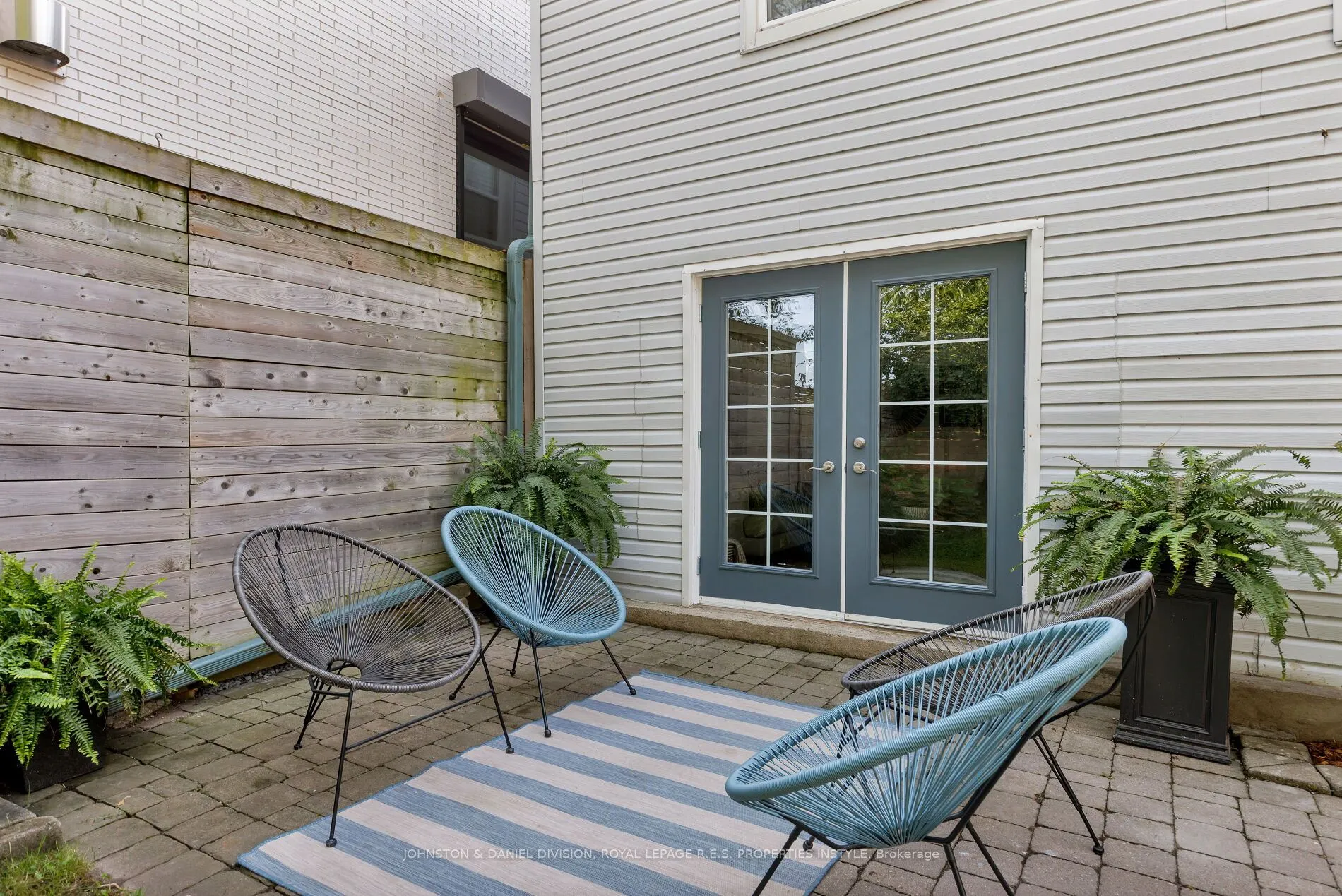 33 Redwood Avenue