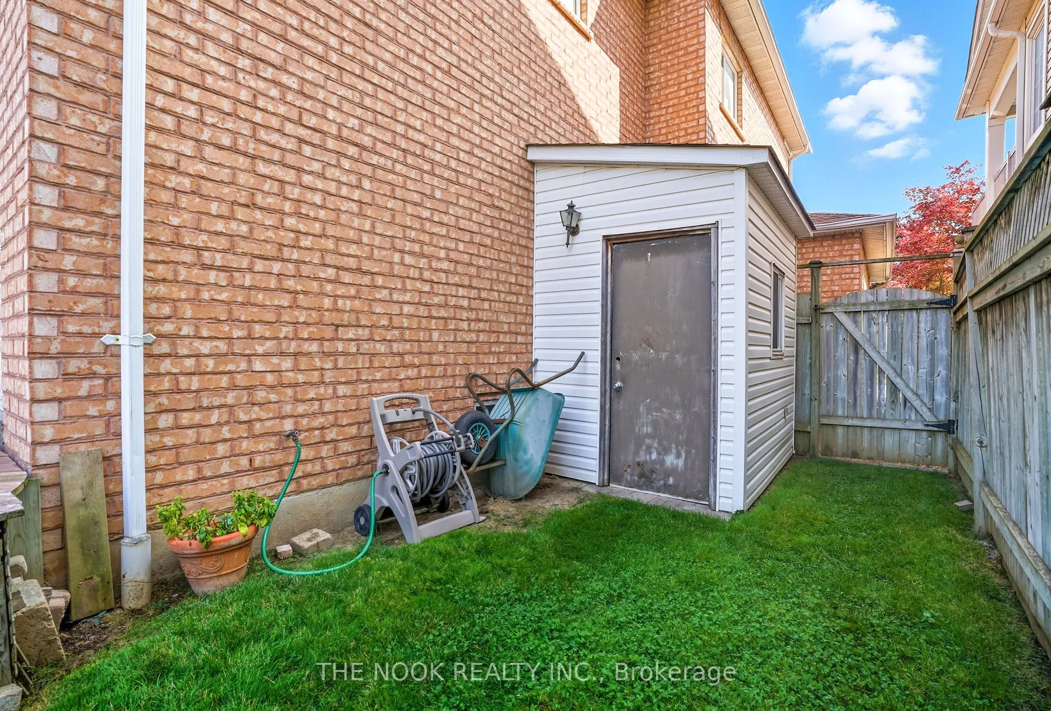 26 Davey Street