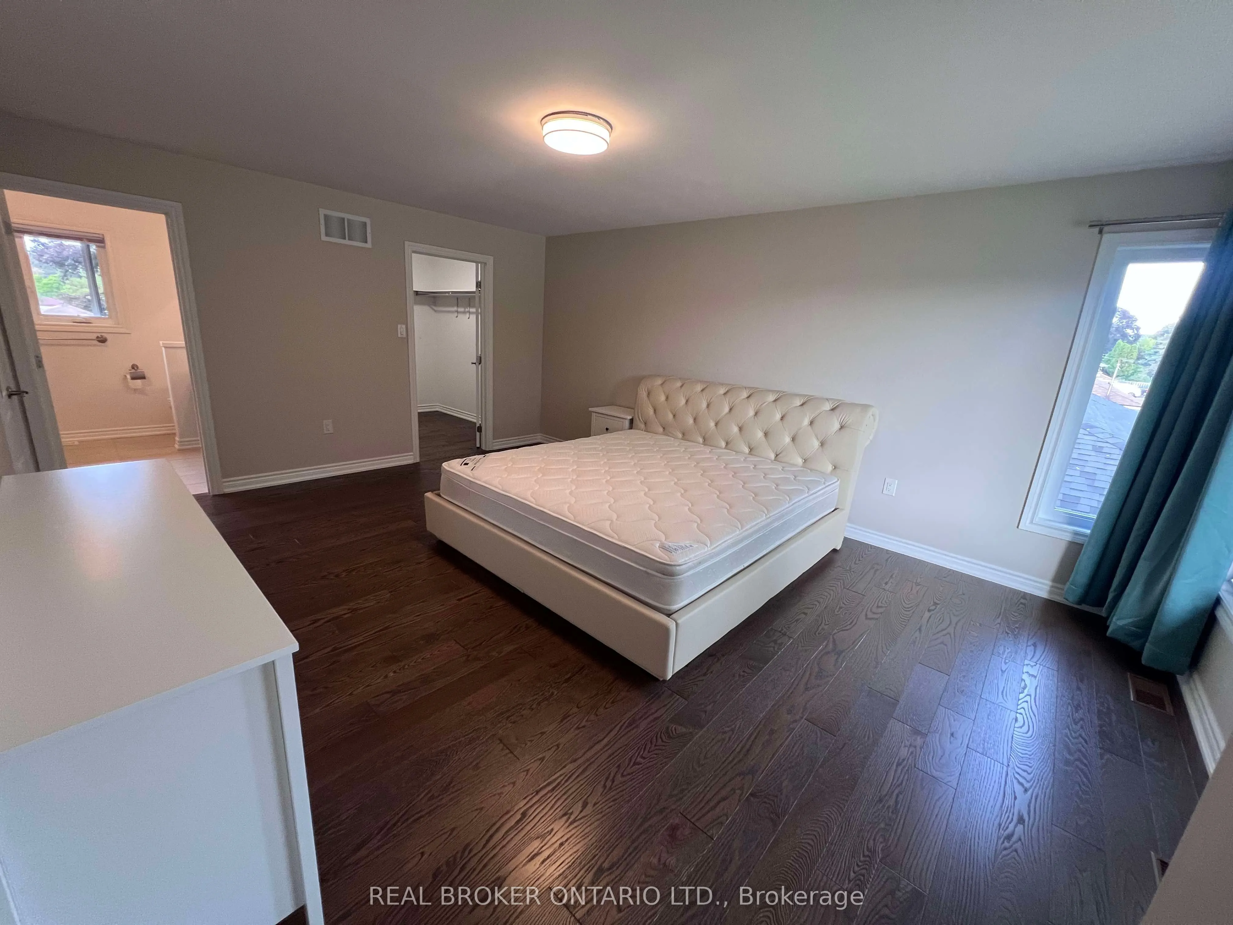 30 Meadowacres Drive
