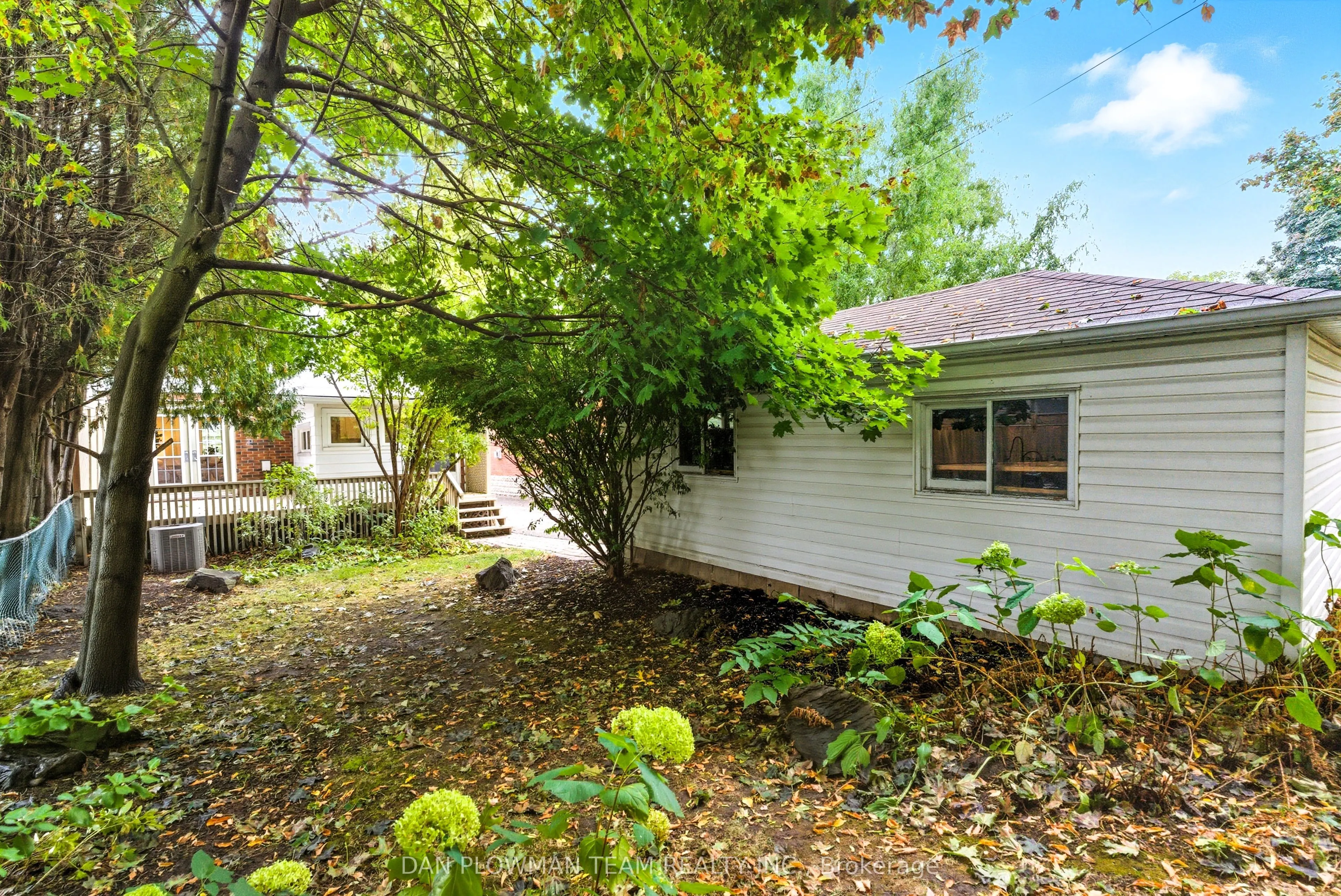 156 Roxborough Avenue