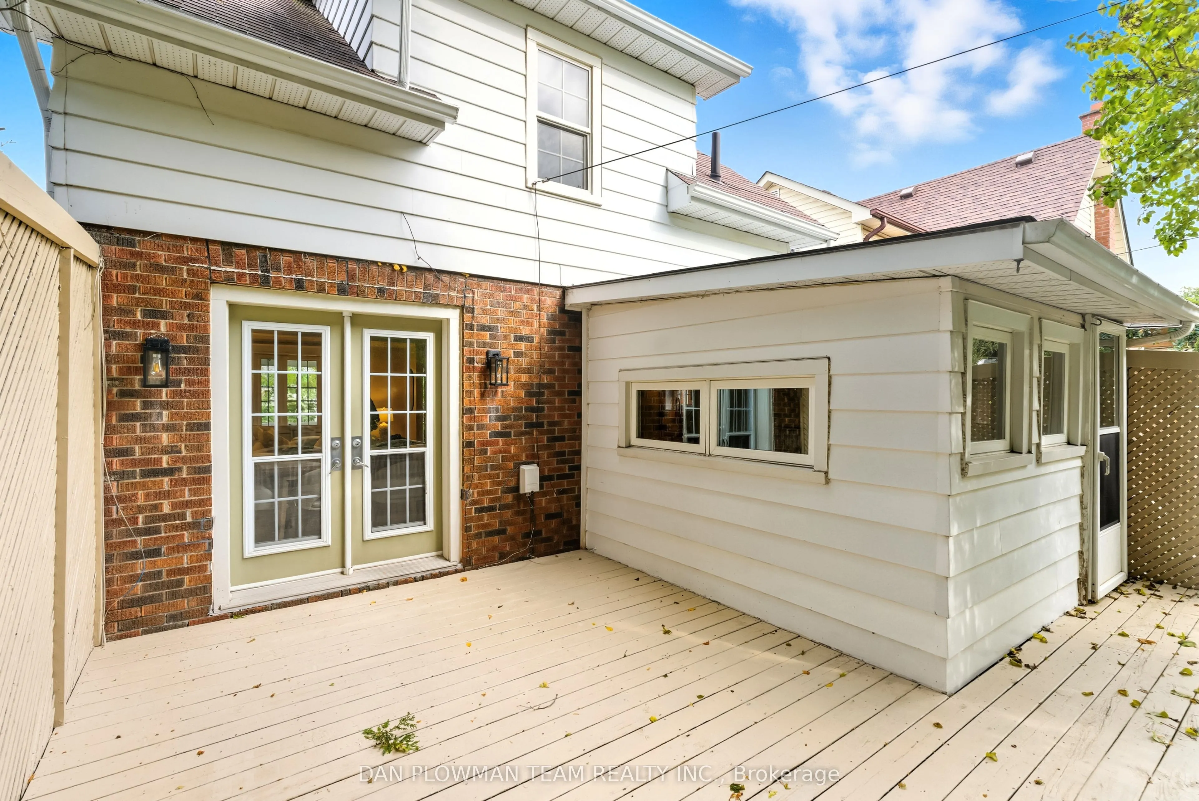 156 Roxborough Avenue