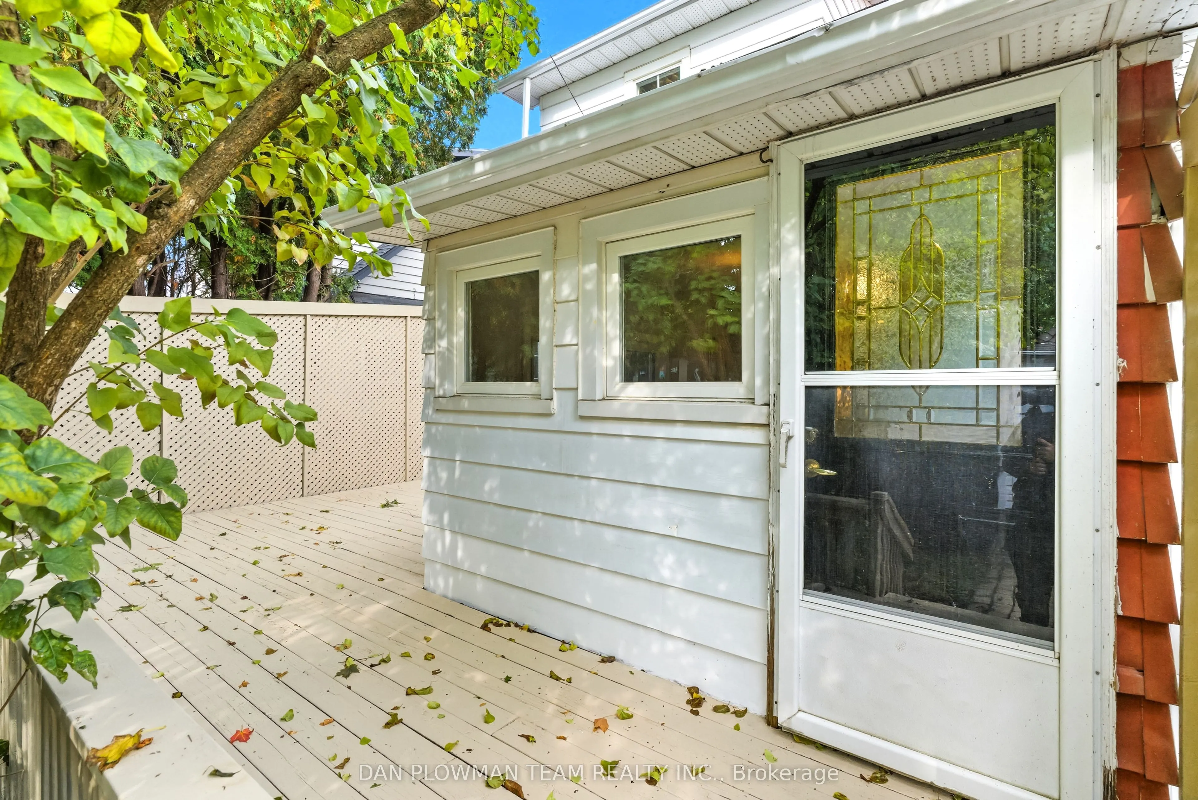156 Roxborough Avenue