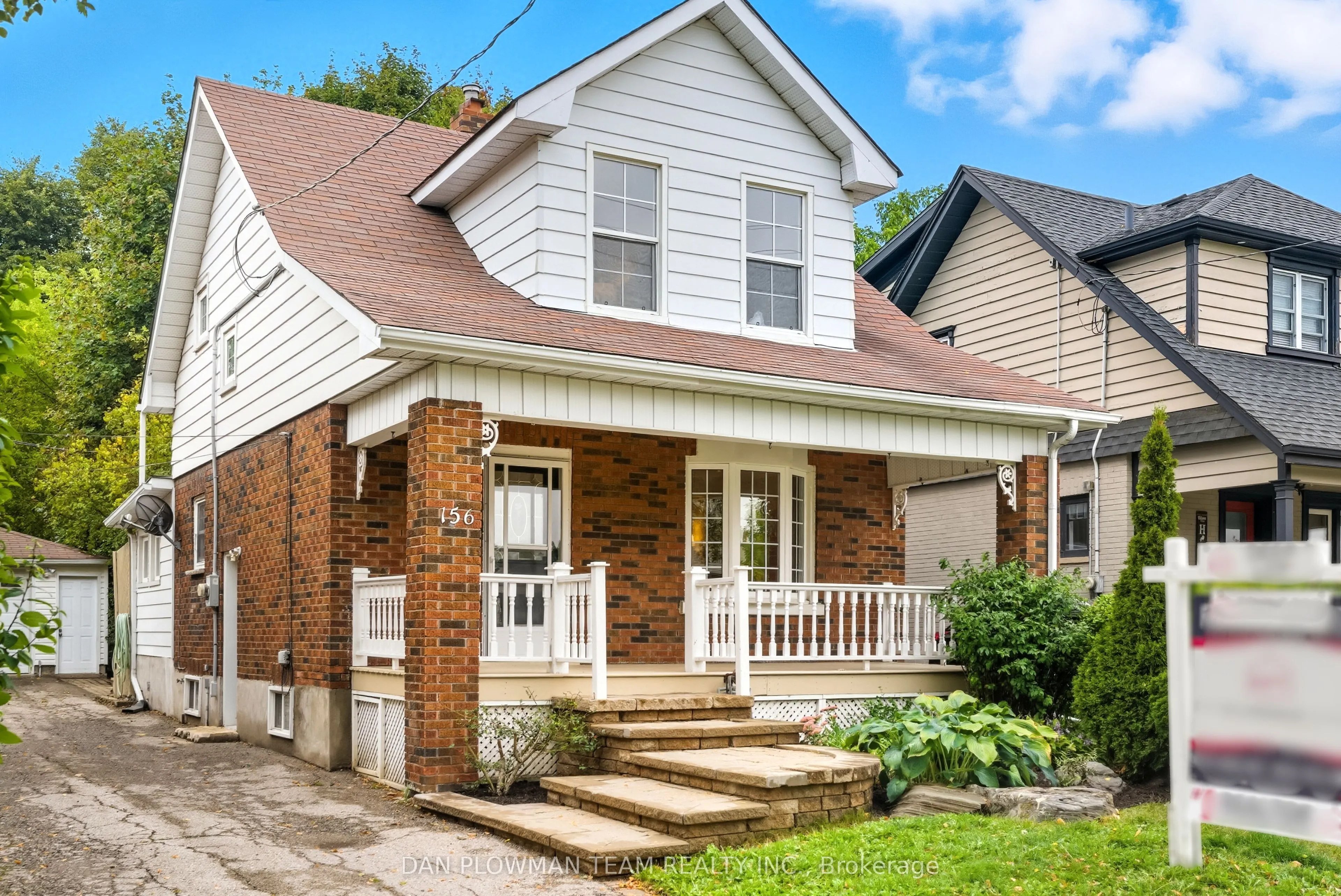 156 Roxborough Avenue