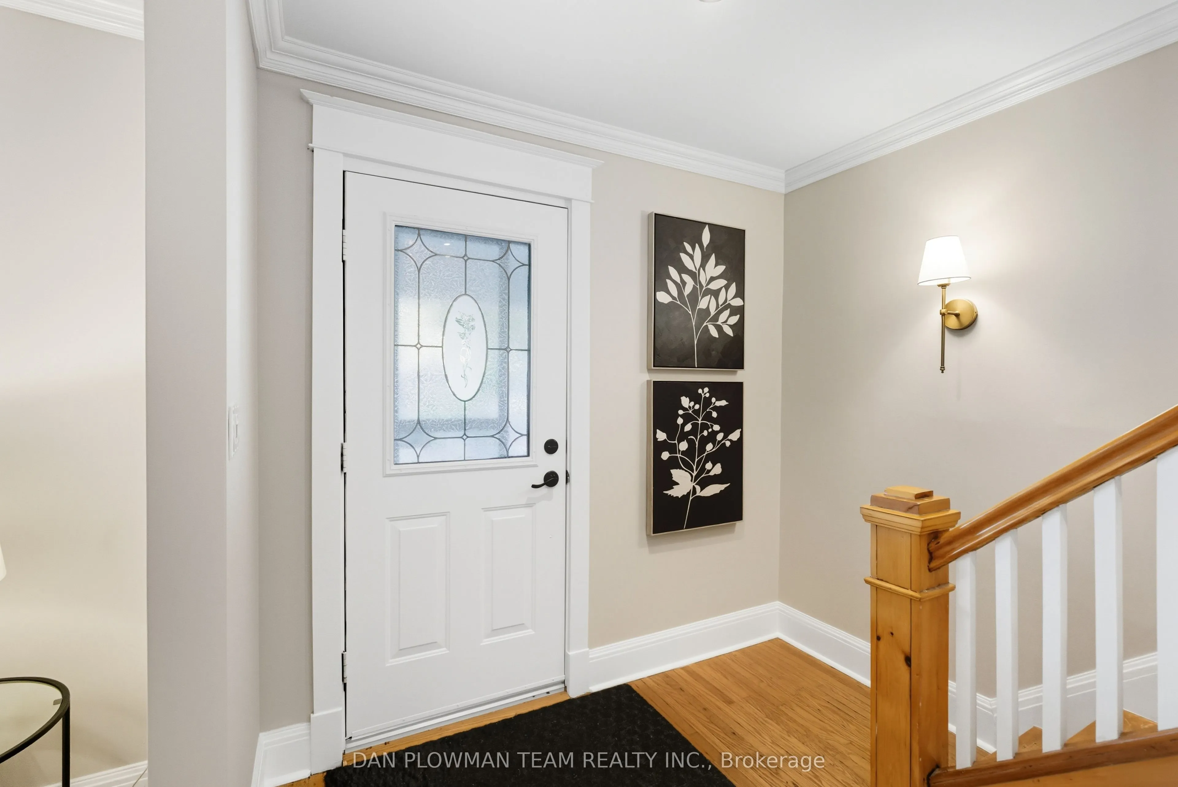 156 Roxborough Avenue