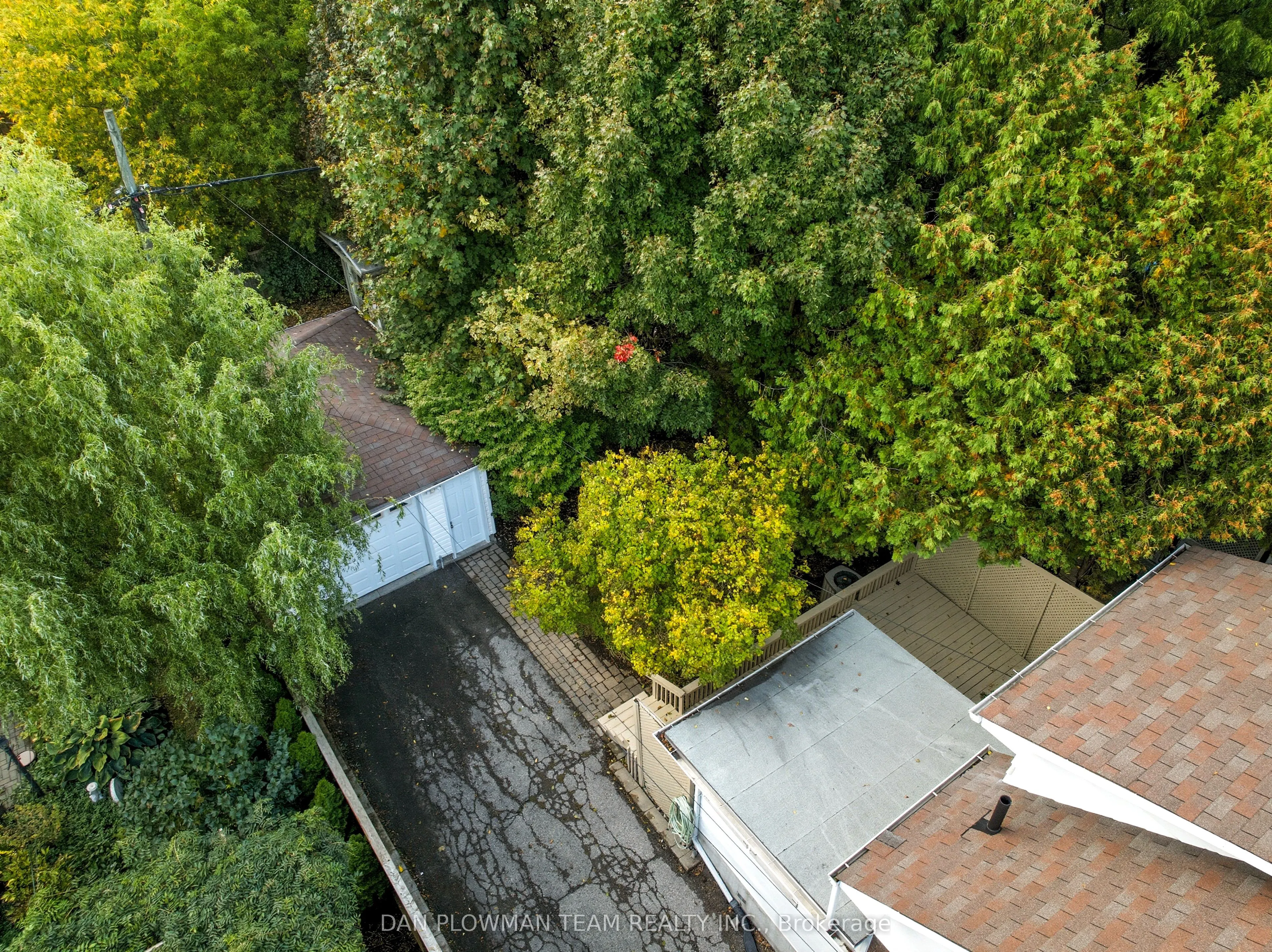 156 Roxborough Avenue