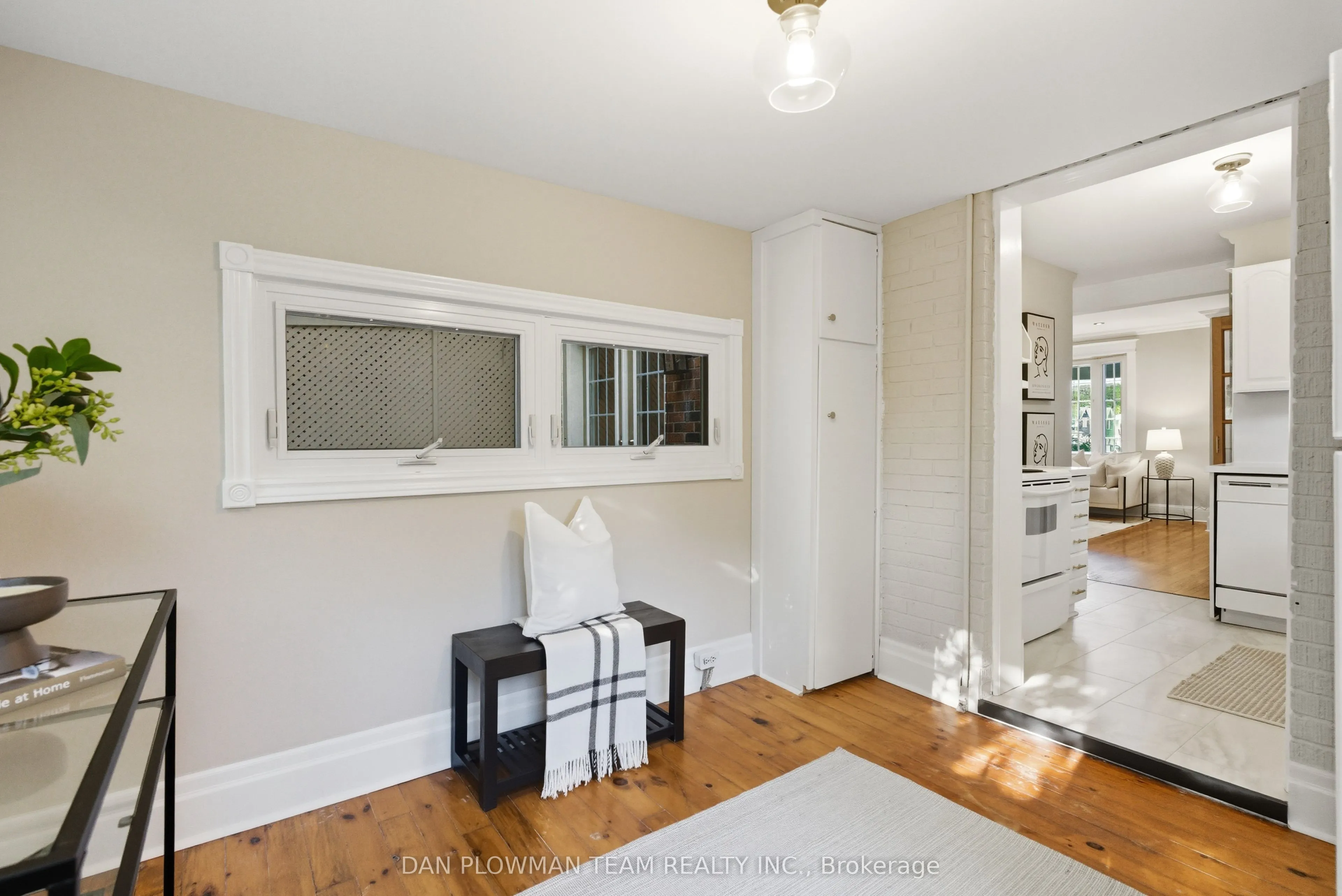 156 Roxborough Avenue