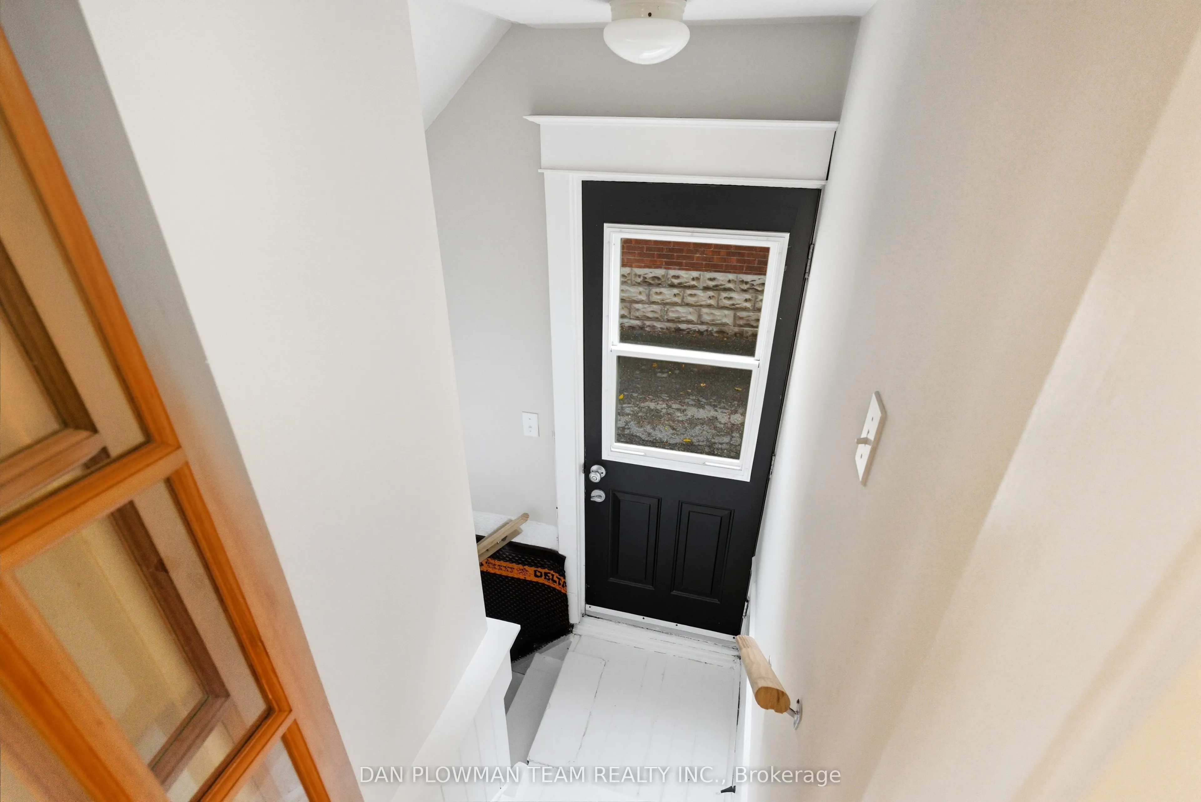 156 Roxborough Avenue