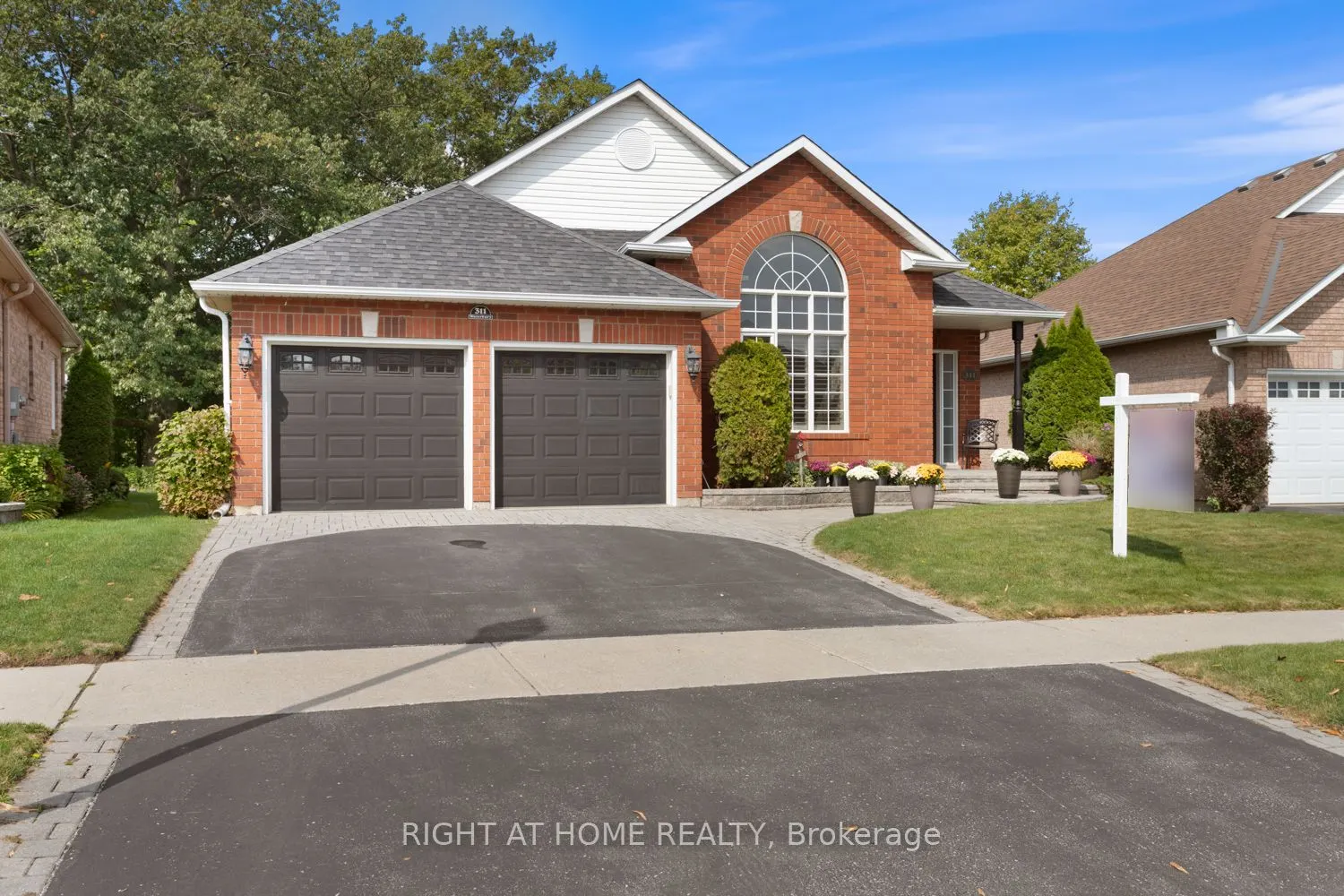 311 Waterbury Crescent
