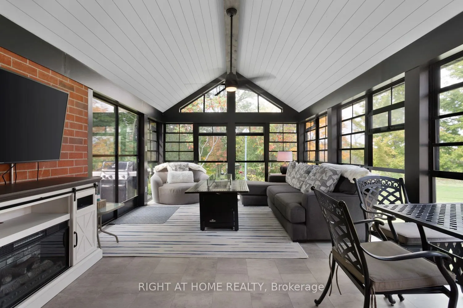 311 Waterbury Crescent
