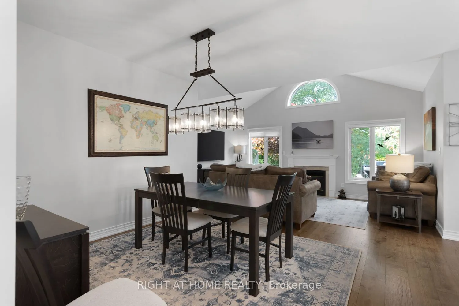 311 Waterbury Crescent