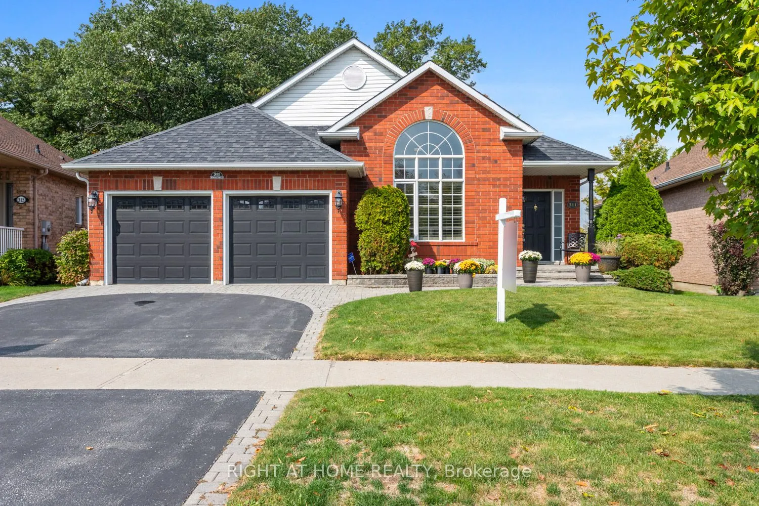 311 Waterbury Crescent