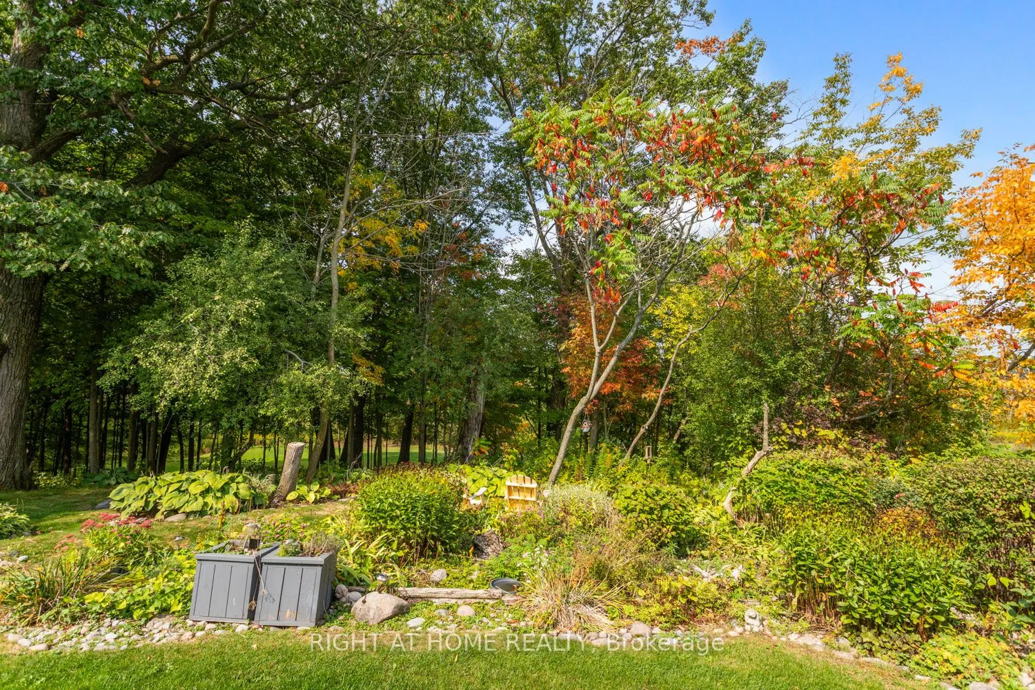 311 Waterbury Crescent