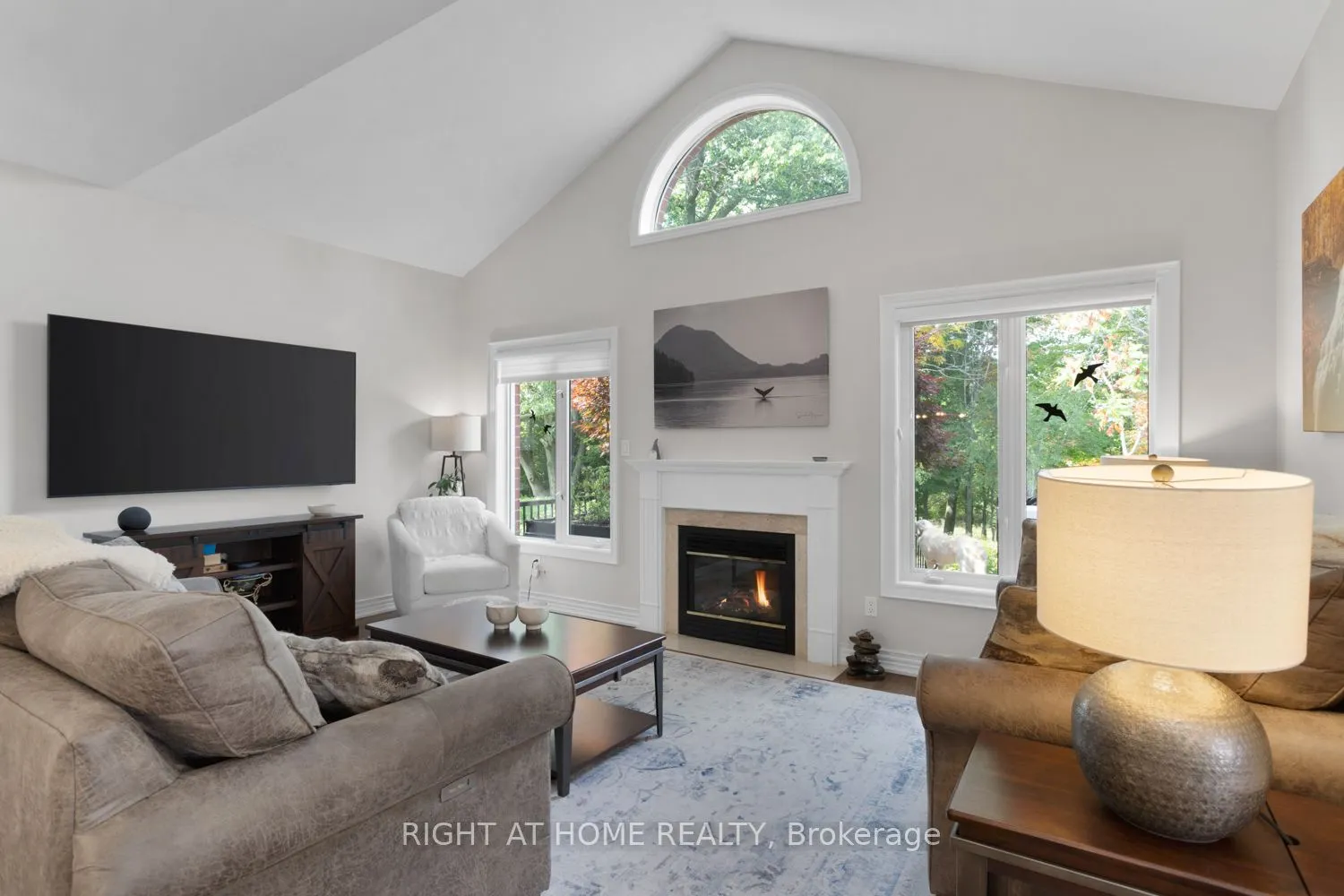 311 Waterbury Crescent
