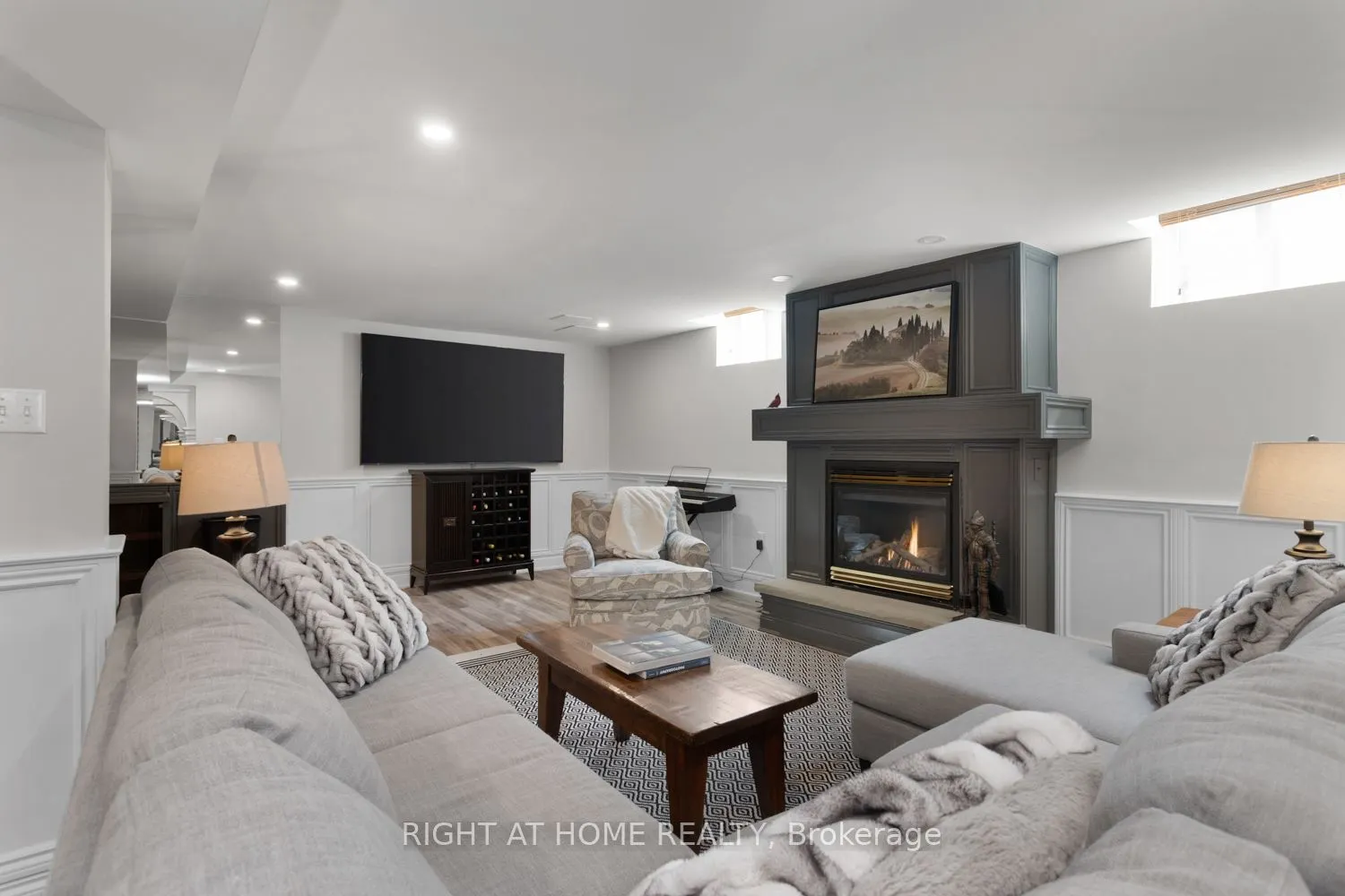 311 Waterbury Crescent