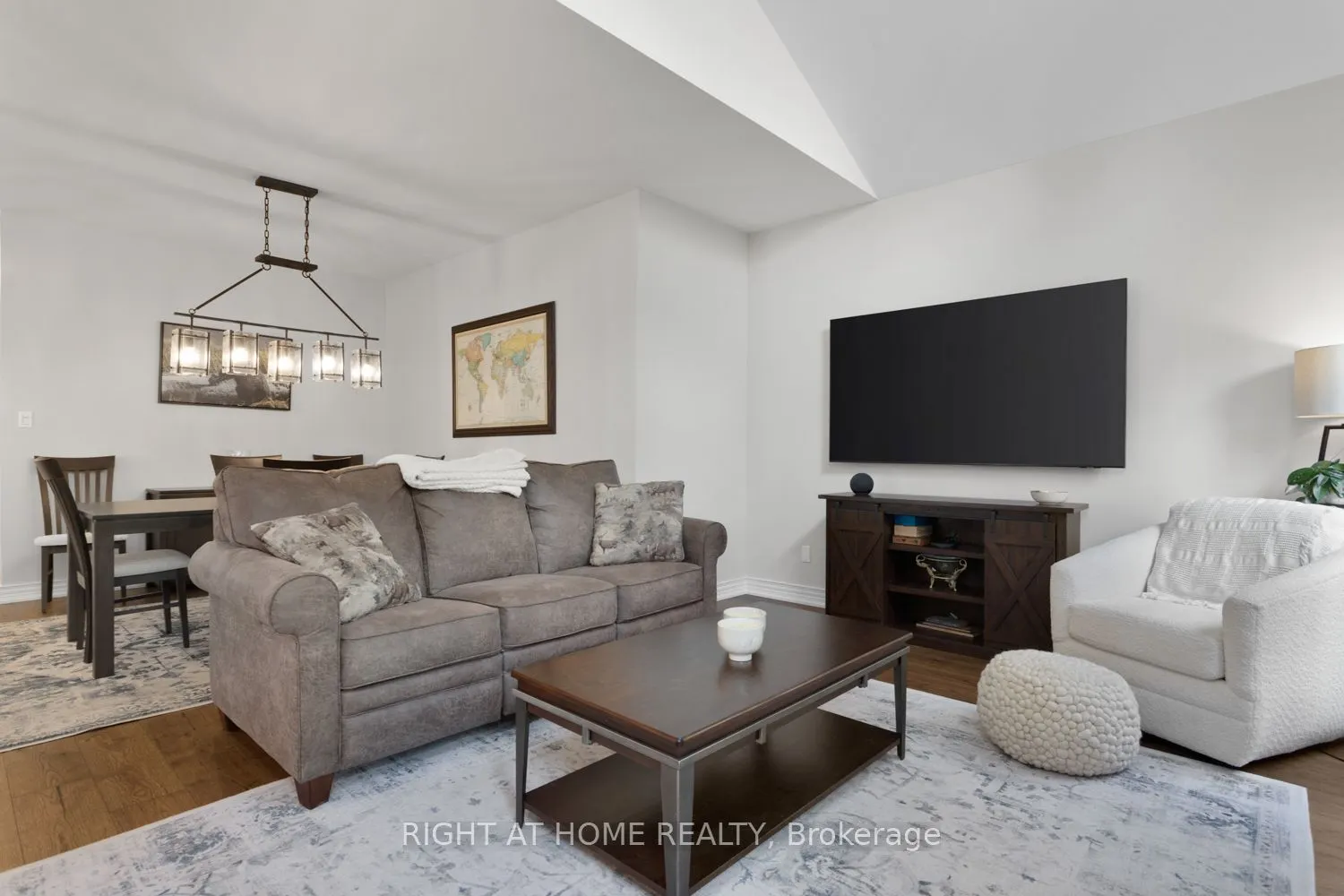 311 Waterbury Crescent