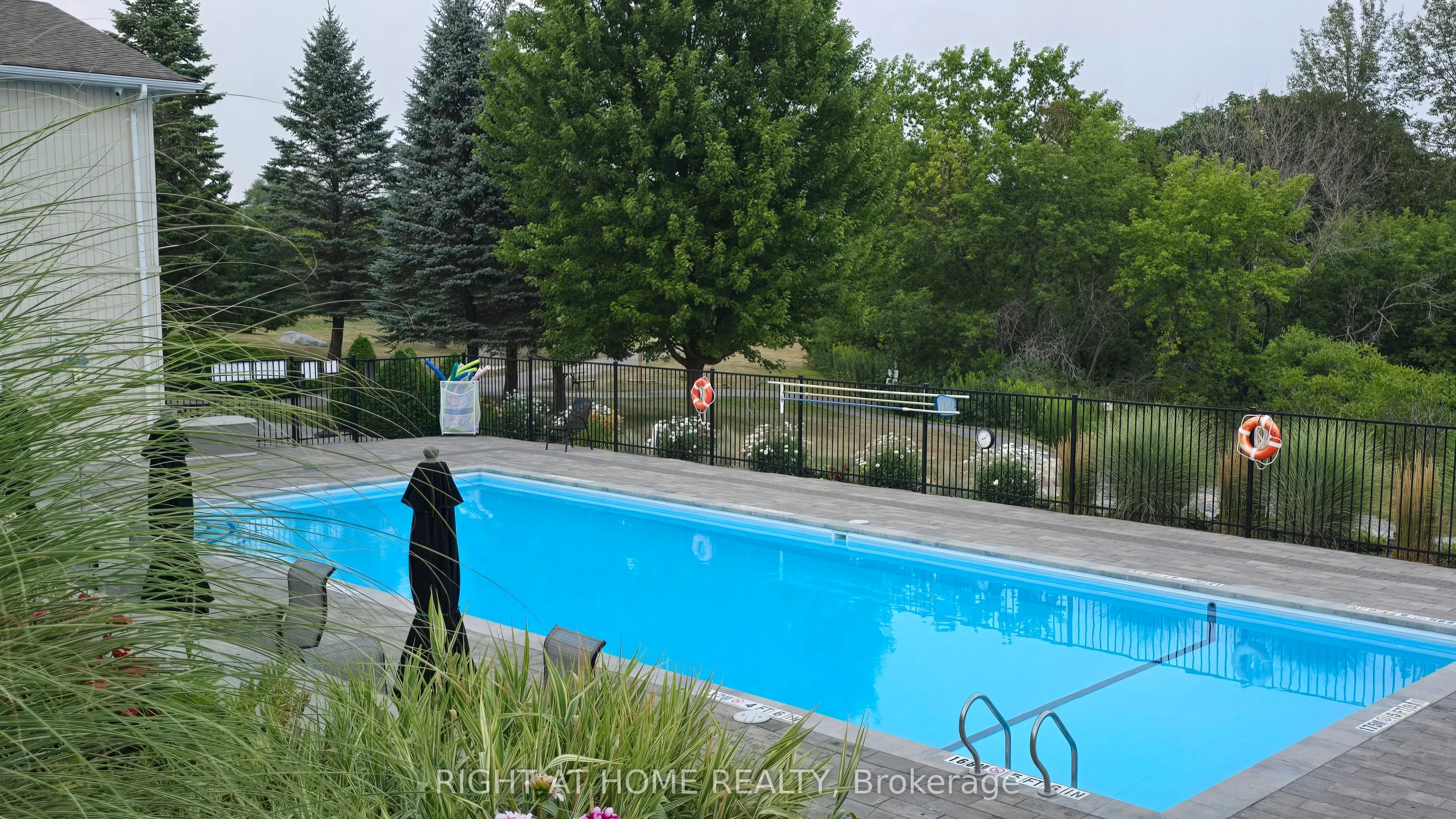 311 Waterbury Crescent