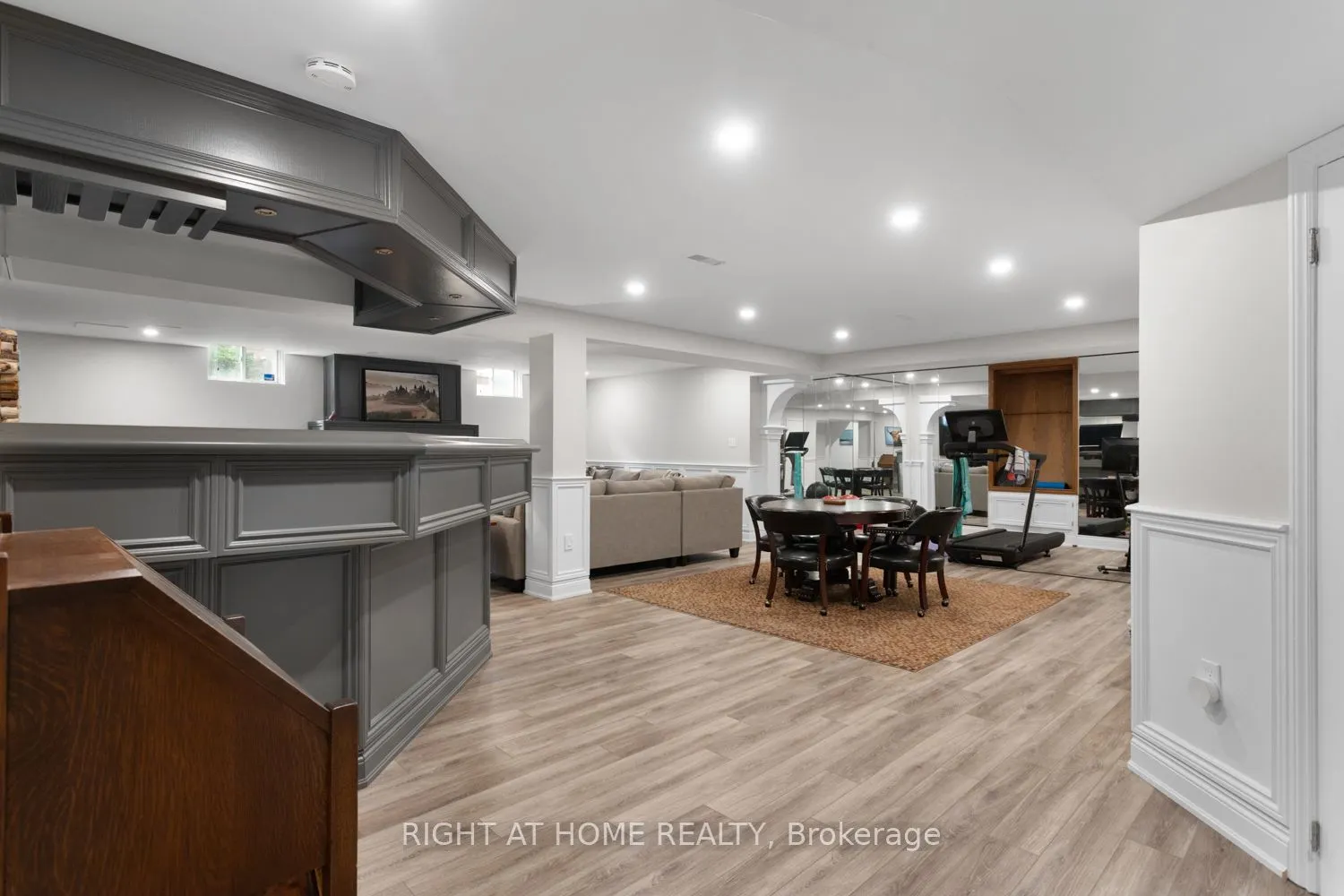 311 Waterbury Crescent