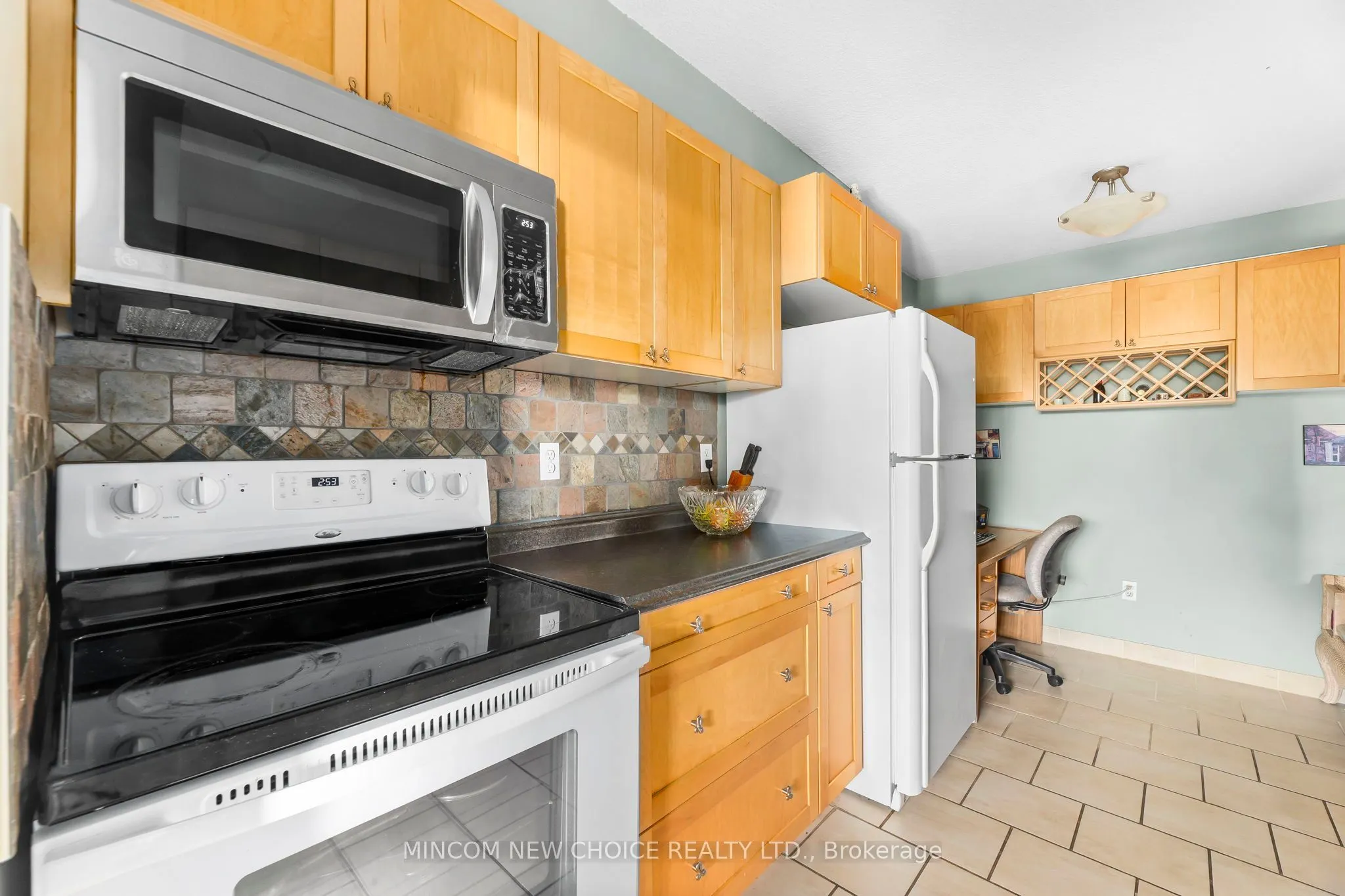92 Church Street S, #411