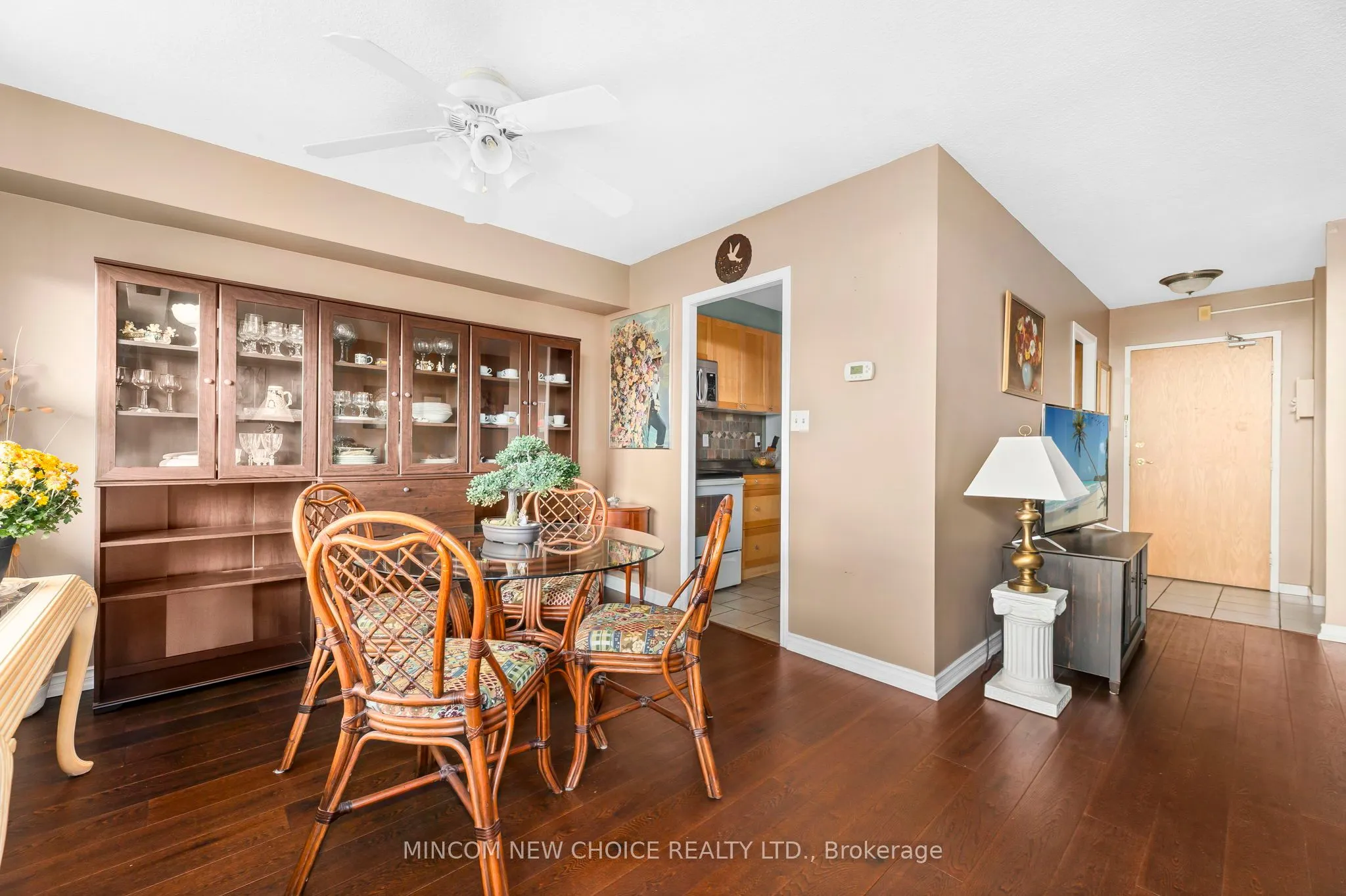 92 Church Street S, #411