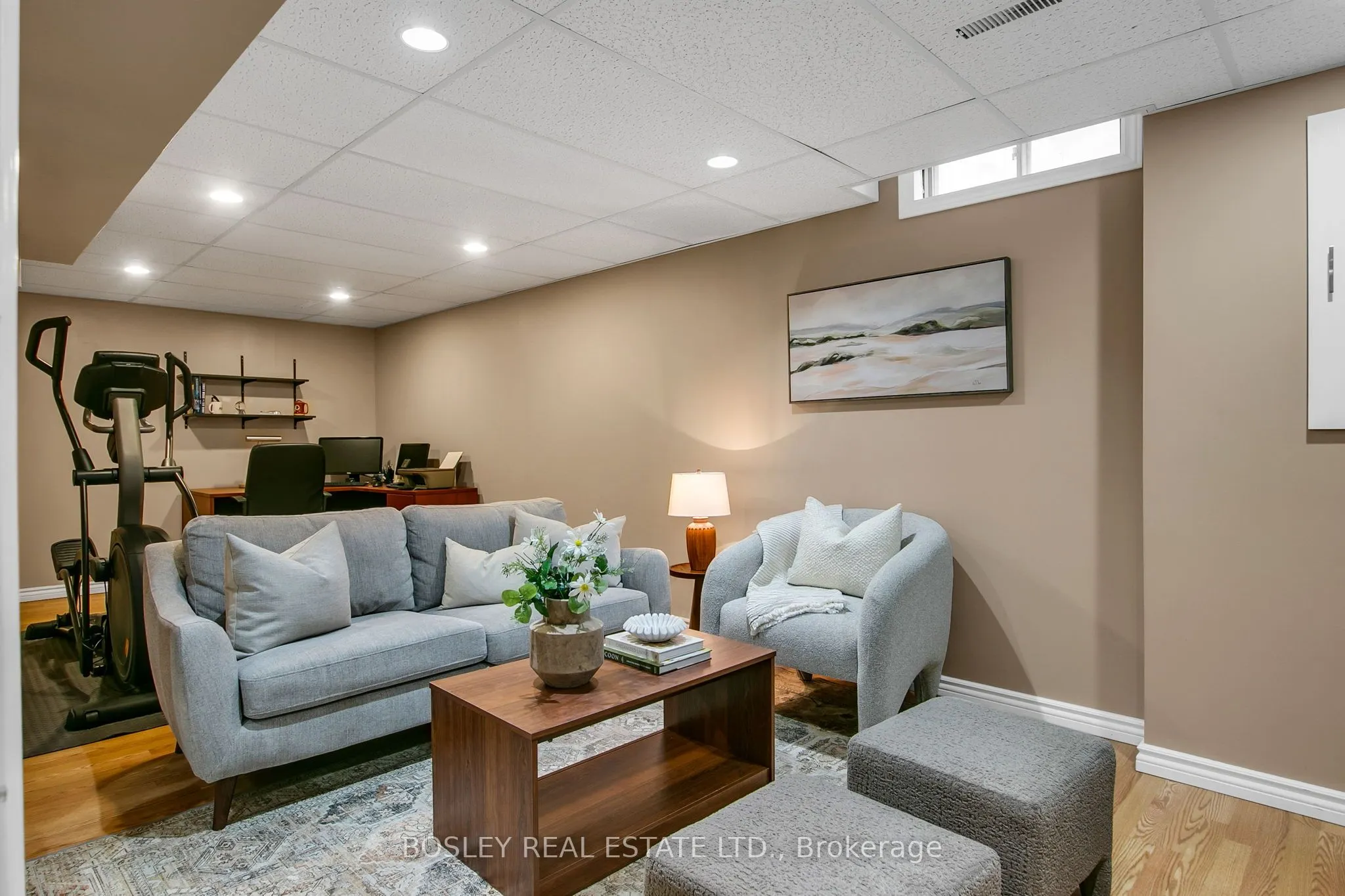 769 Lochness Crescent