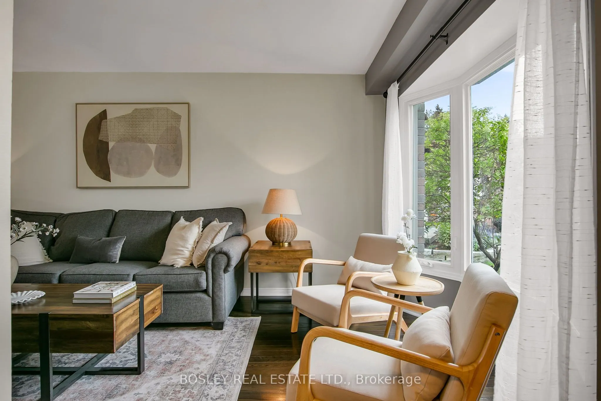 769 Lochness Crescent