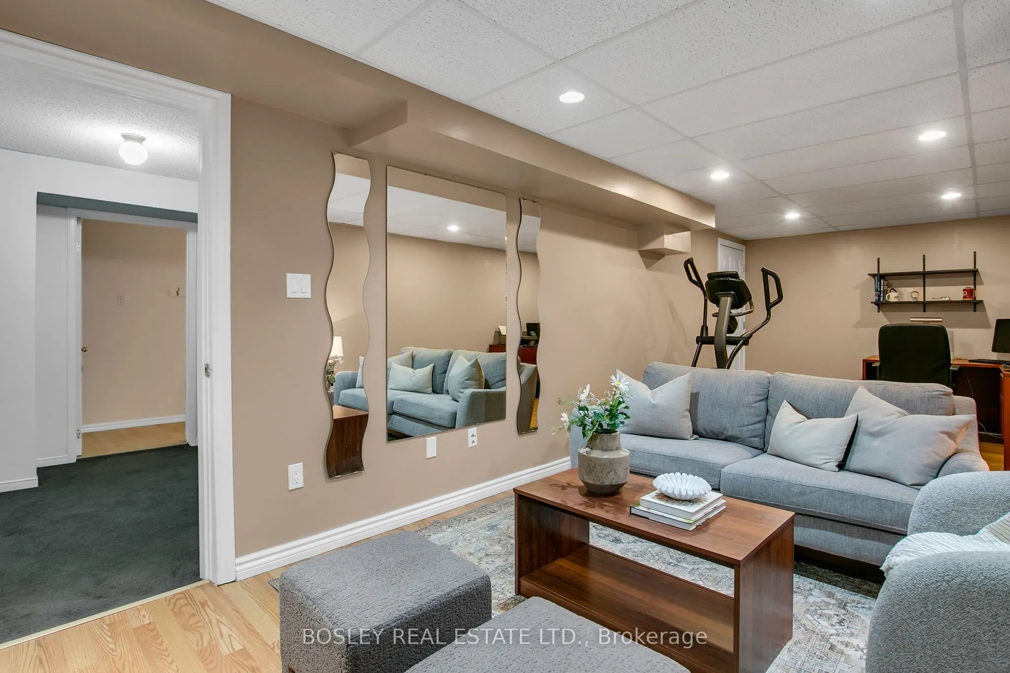 769 Lochness Crescent