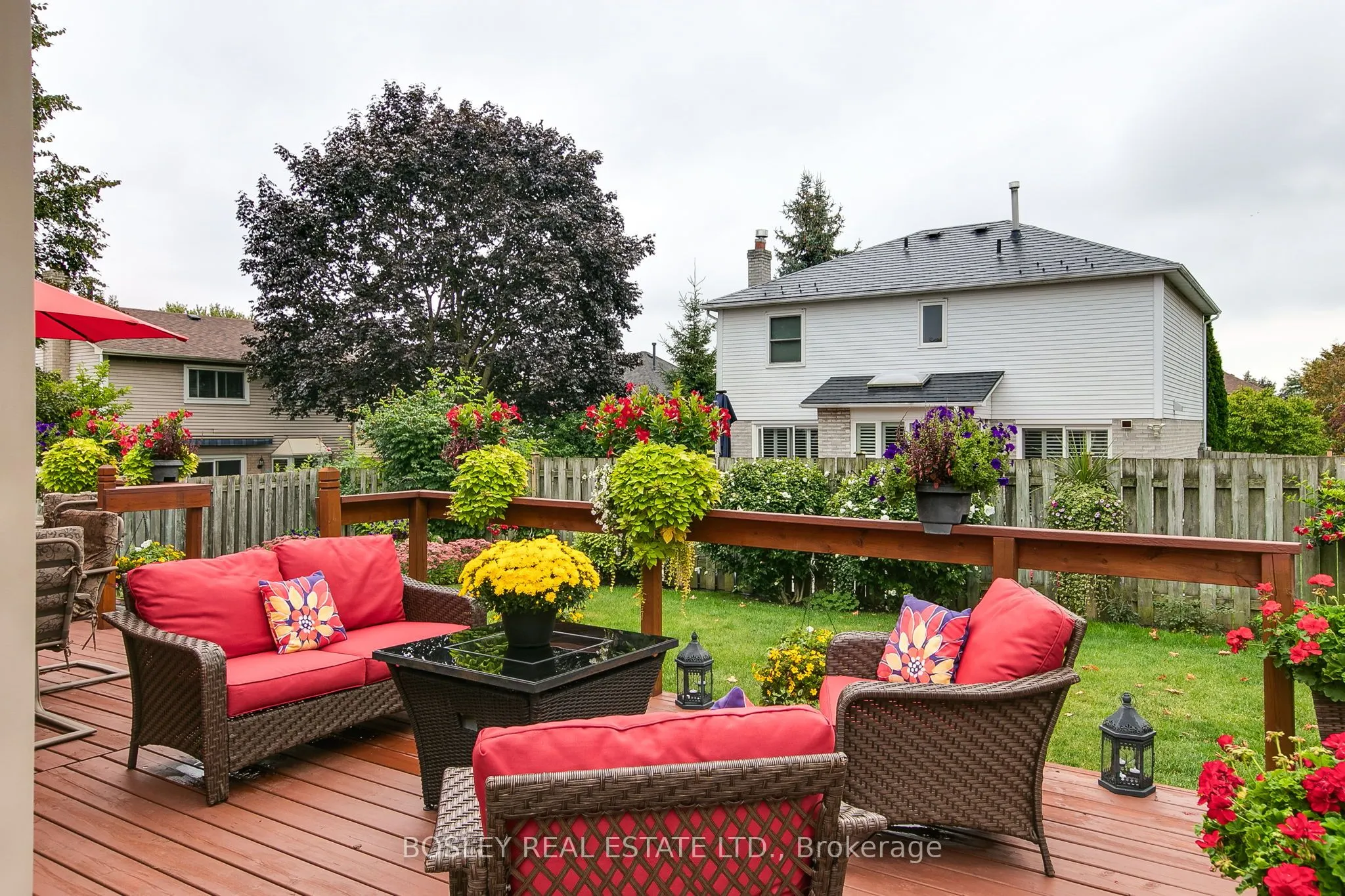 769 Lochness Crescent