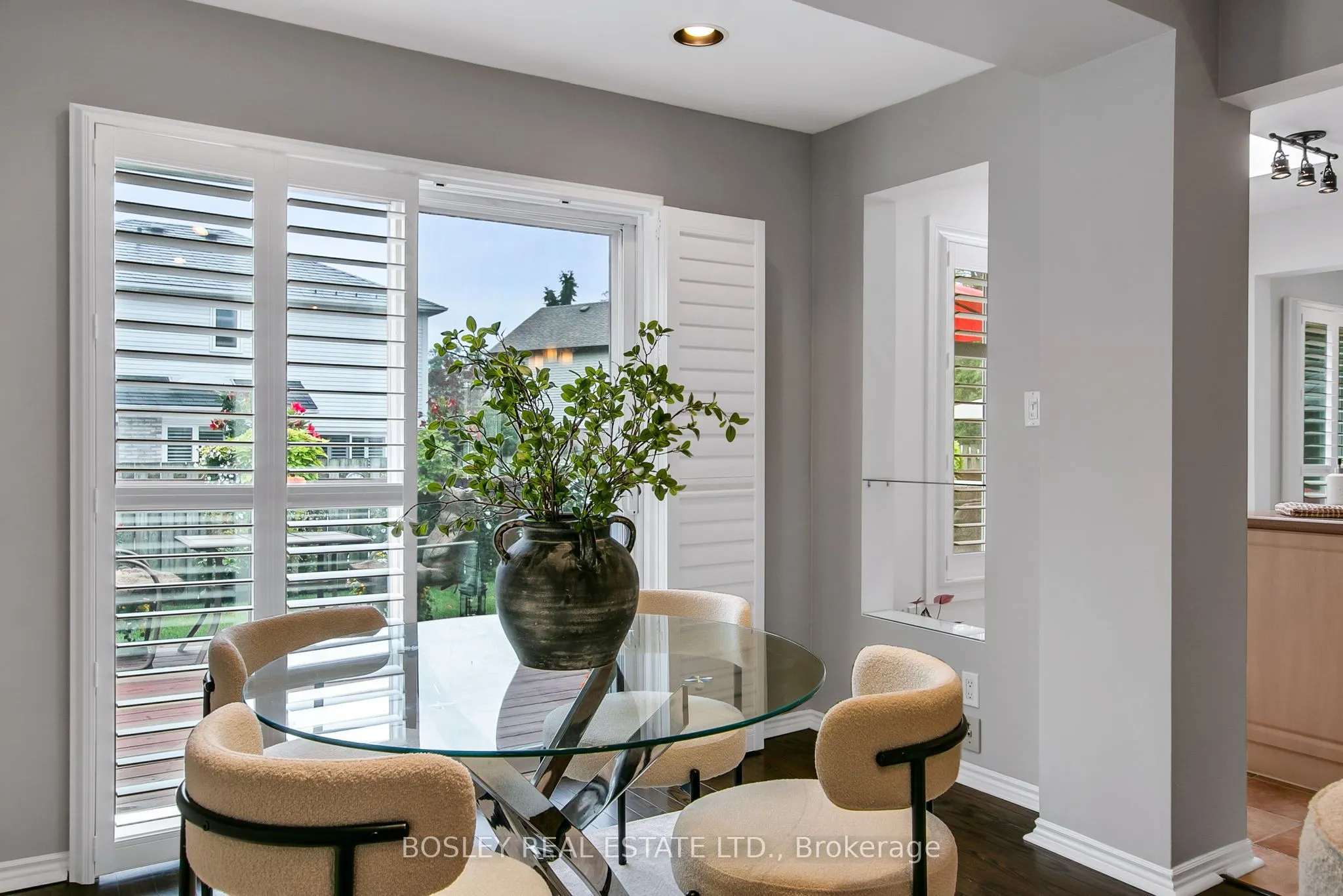 769 Lochness Crescent