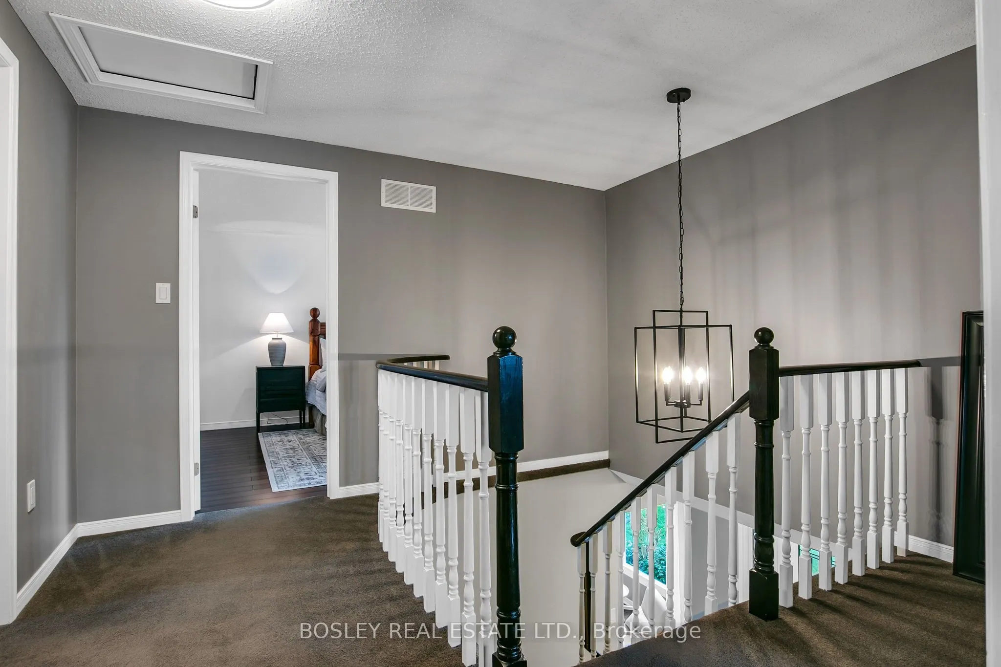 769 Lochness Crescent