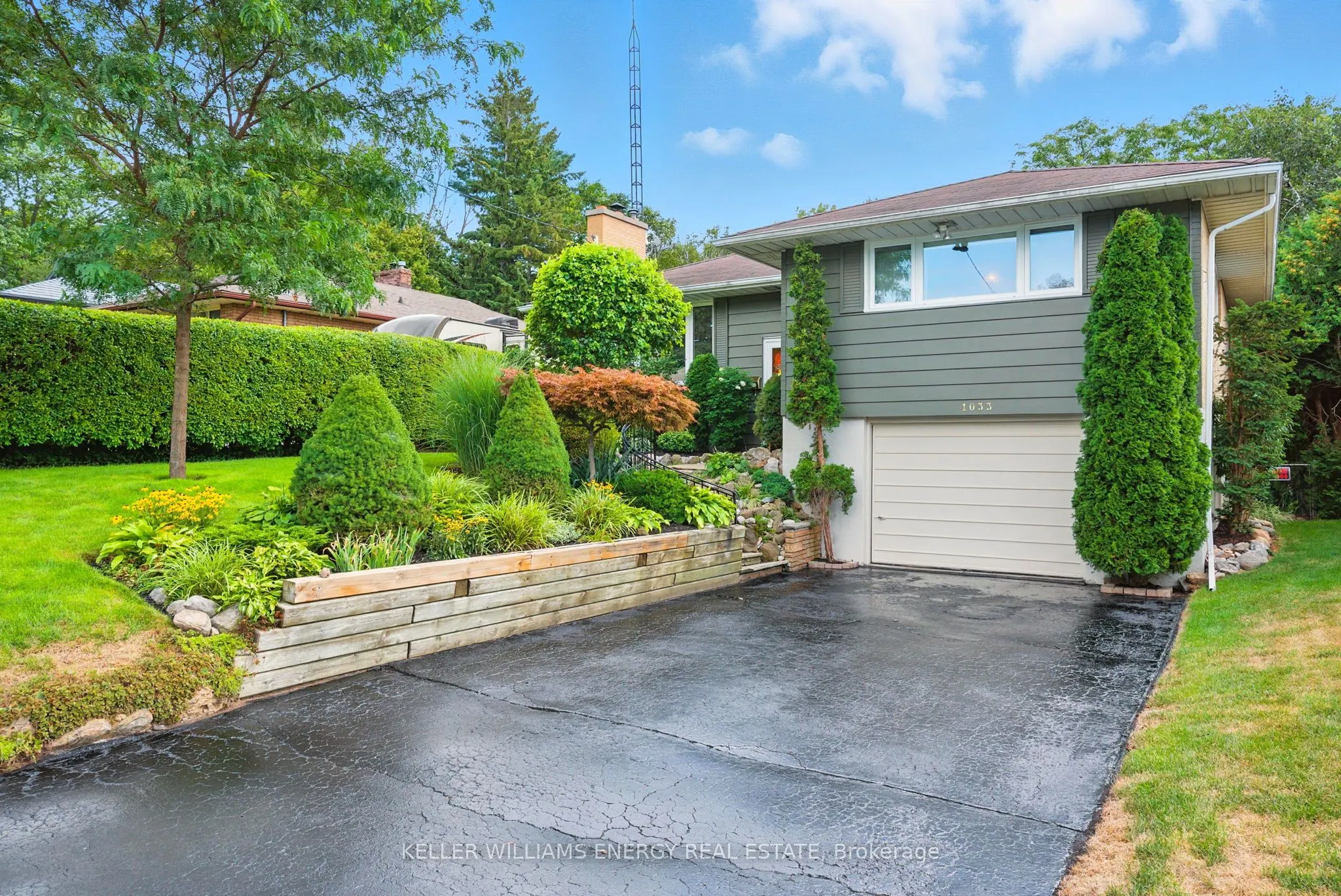 1033 Newbury Avenue