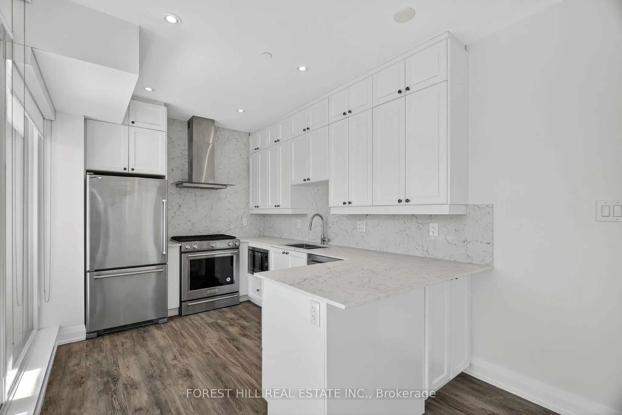 200 Woodbine Avenue, #402