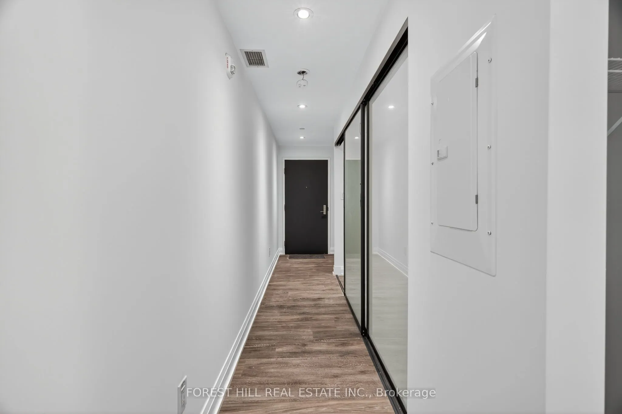 200 Woodbine Avenue, #402