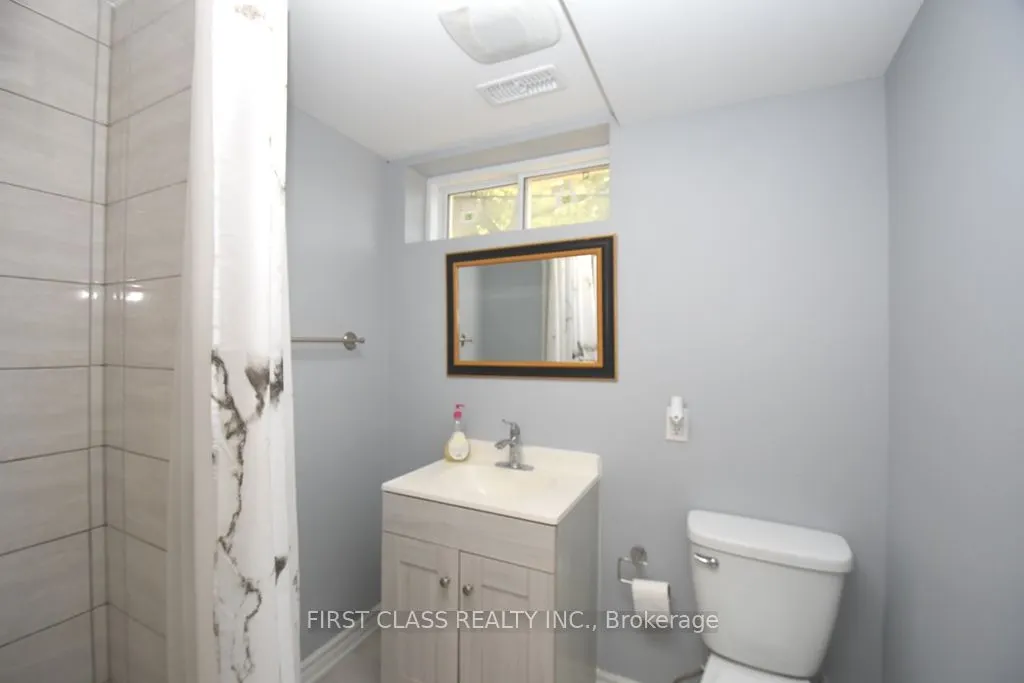 1506 Simcoe Street N, #B2