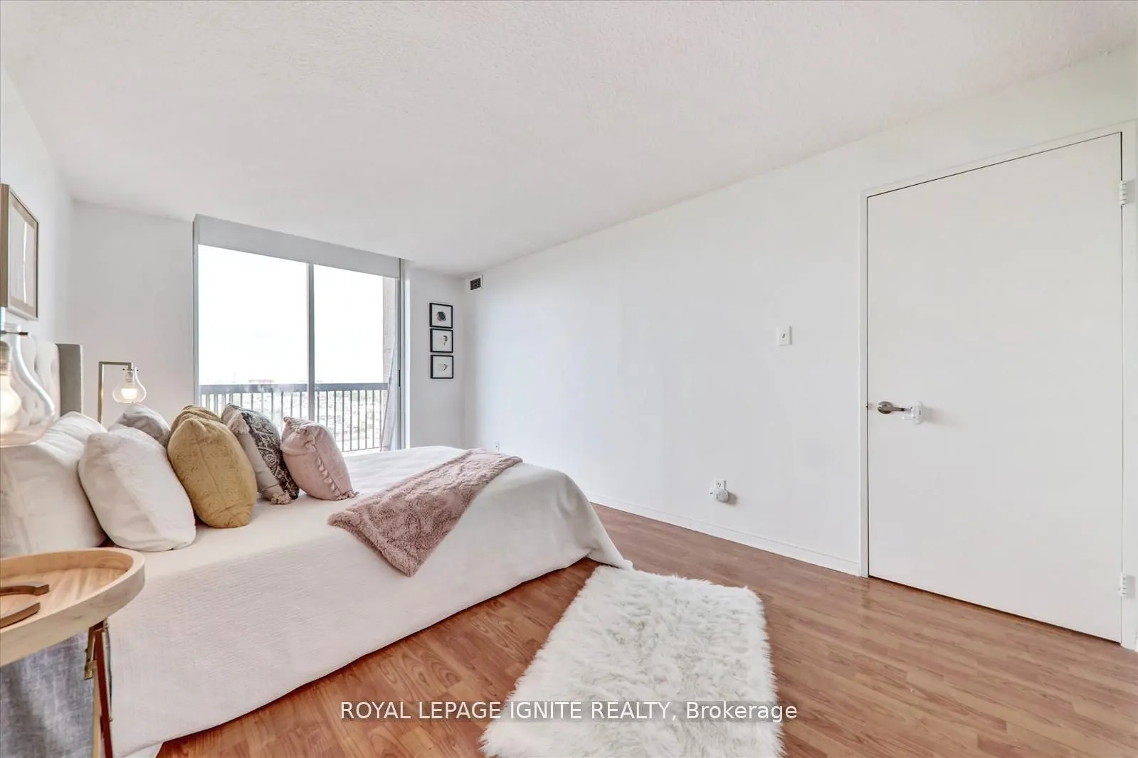 330 McCowan Road, #PH 1914