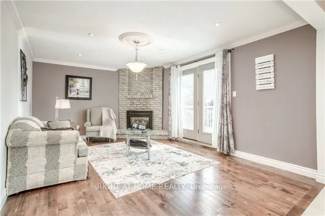 28 Hawkstone Crescent