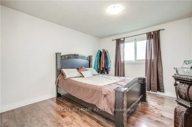 28 Hawkstone Crescent