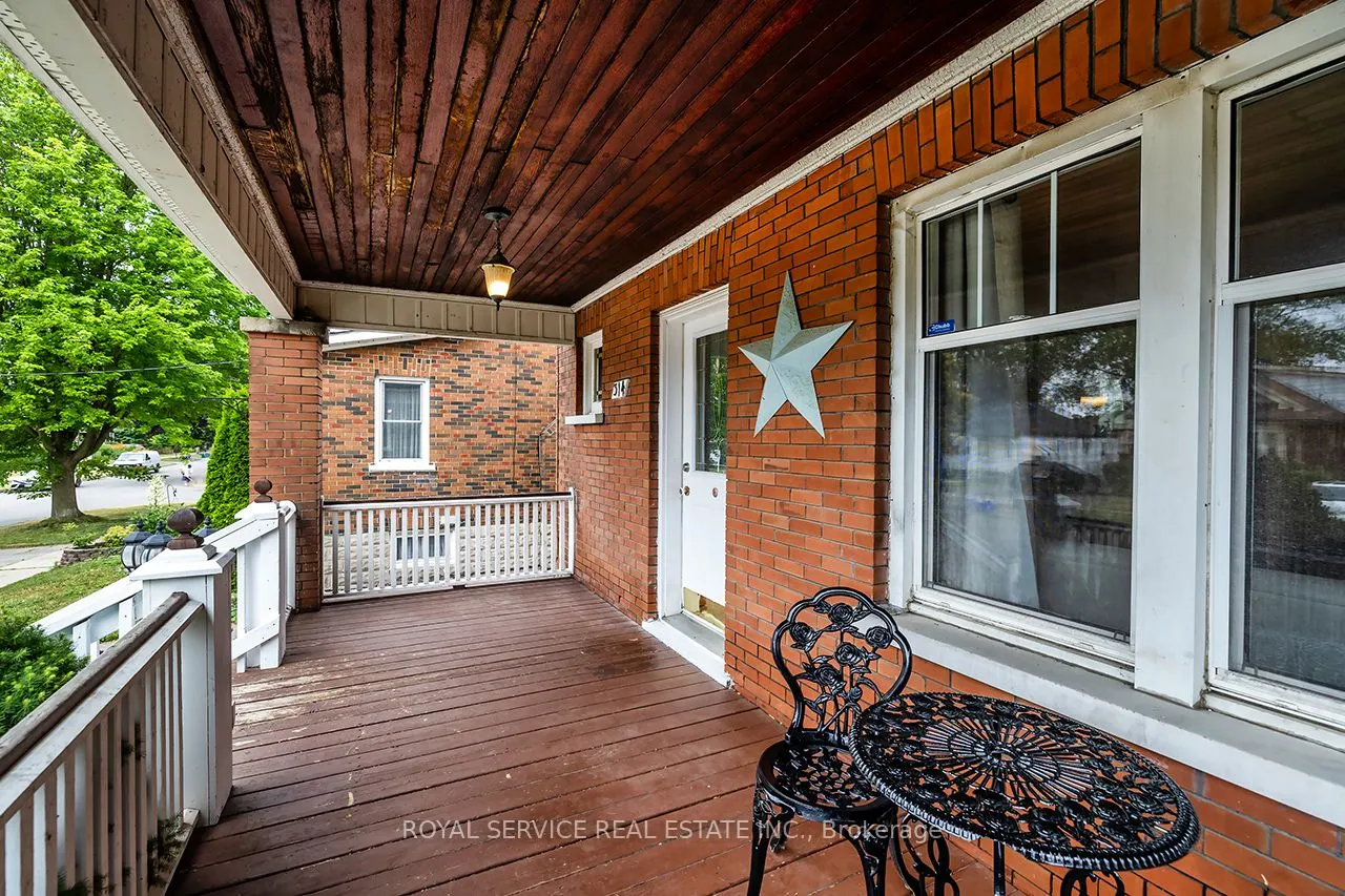 314 Gliddon Avenue